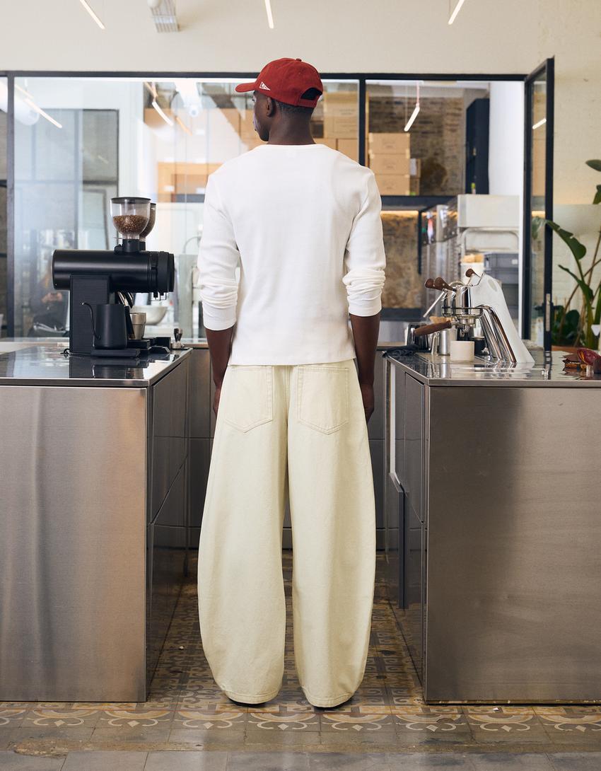 Pleated barrel jeans-Cream