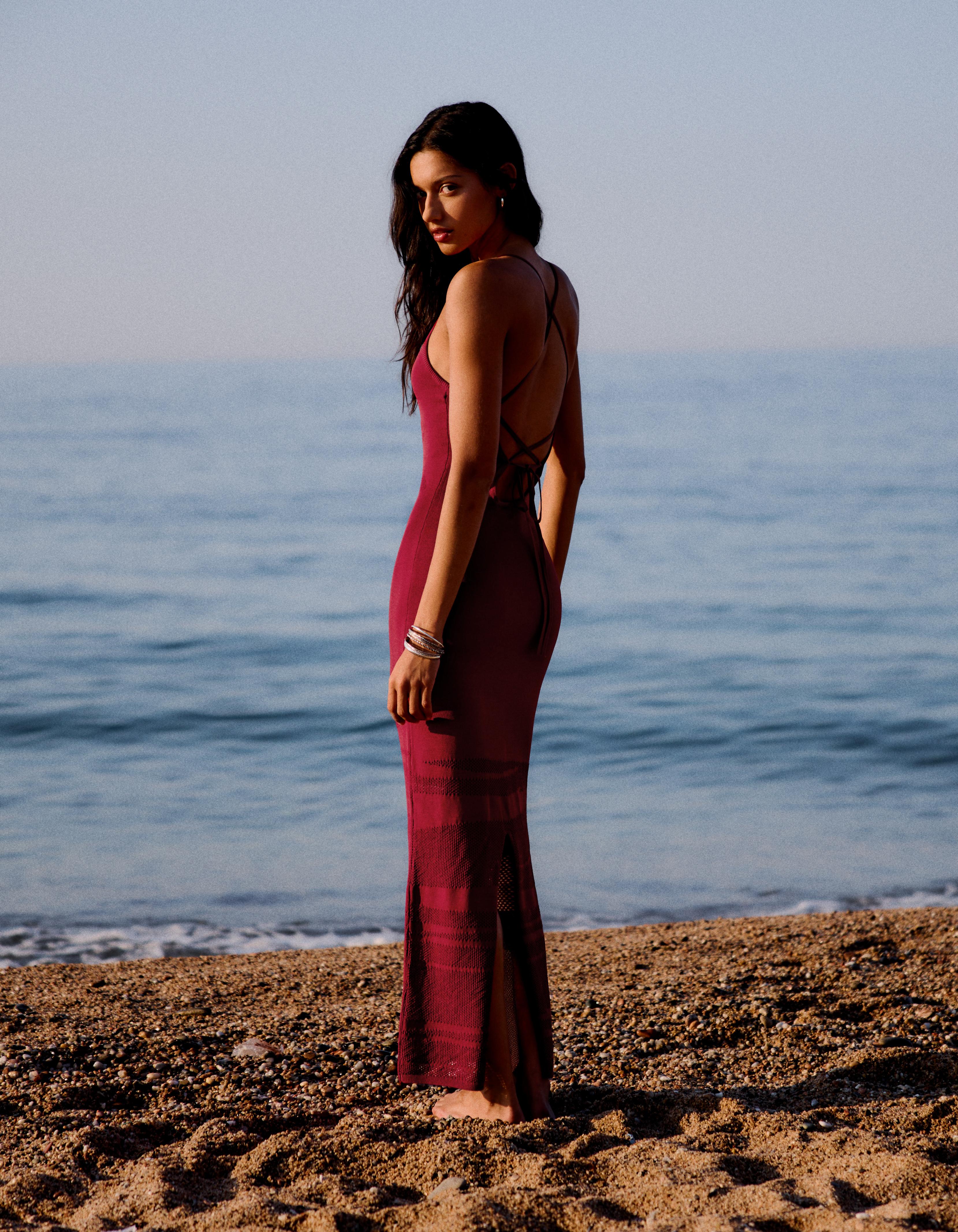 Open-back midi dress — Red