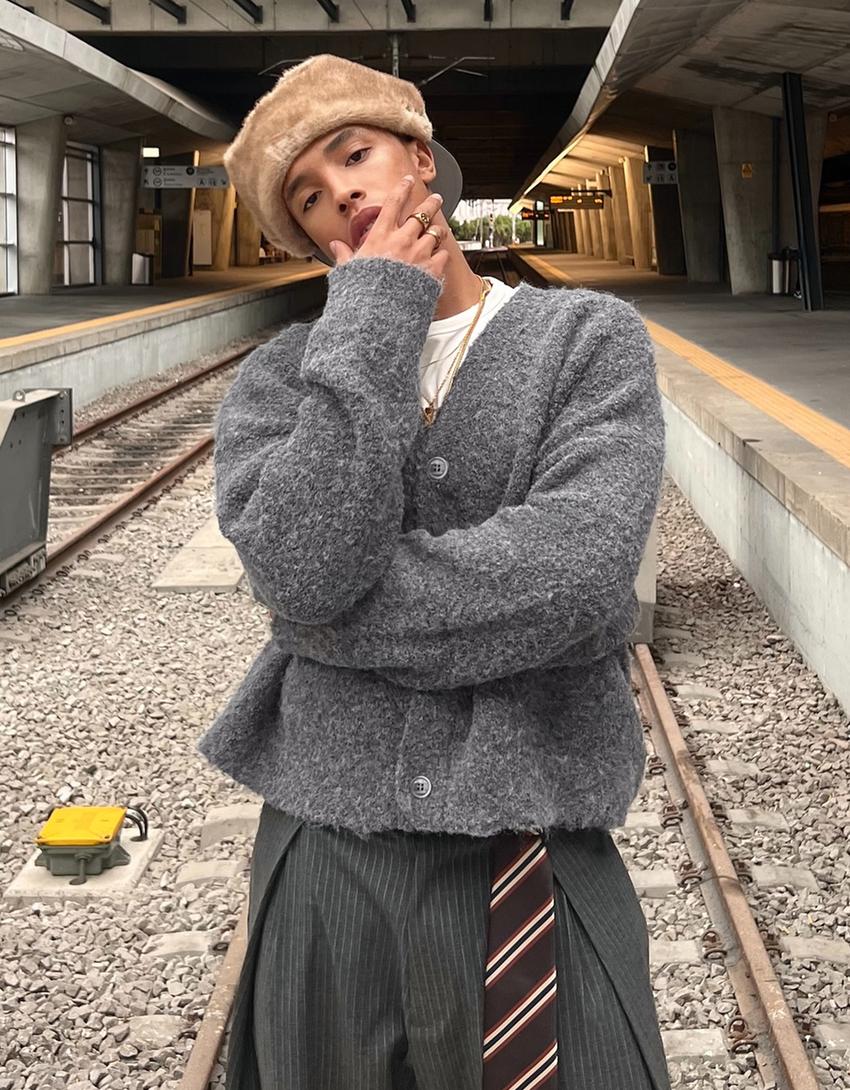 Strickjacke-Dunkelgrau