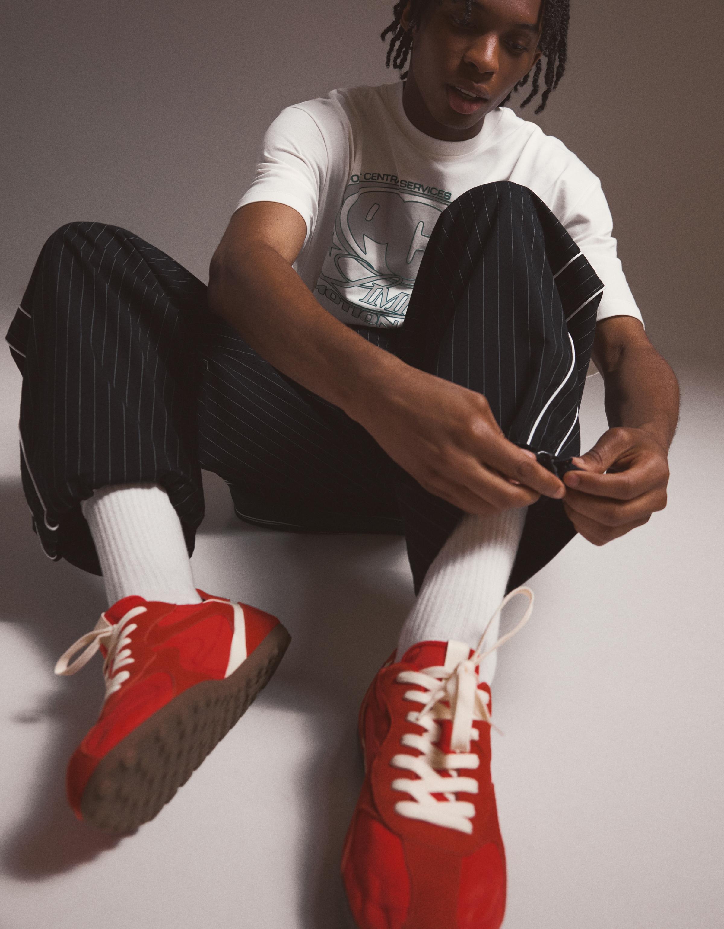 SLIM RETRO TRAINERS — RED