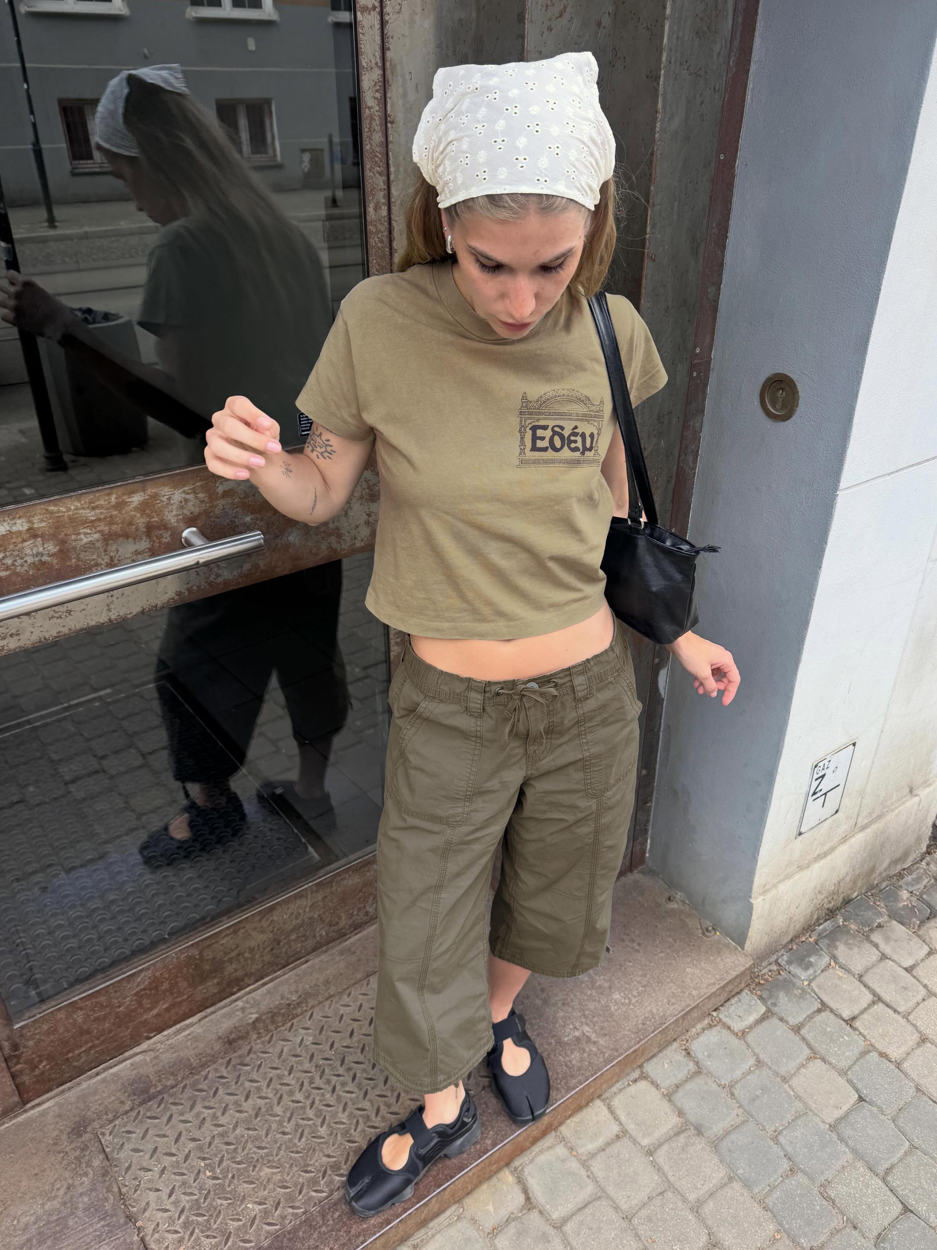 Regular fit T-shirt ARIES x BERSHKA — Khaki