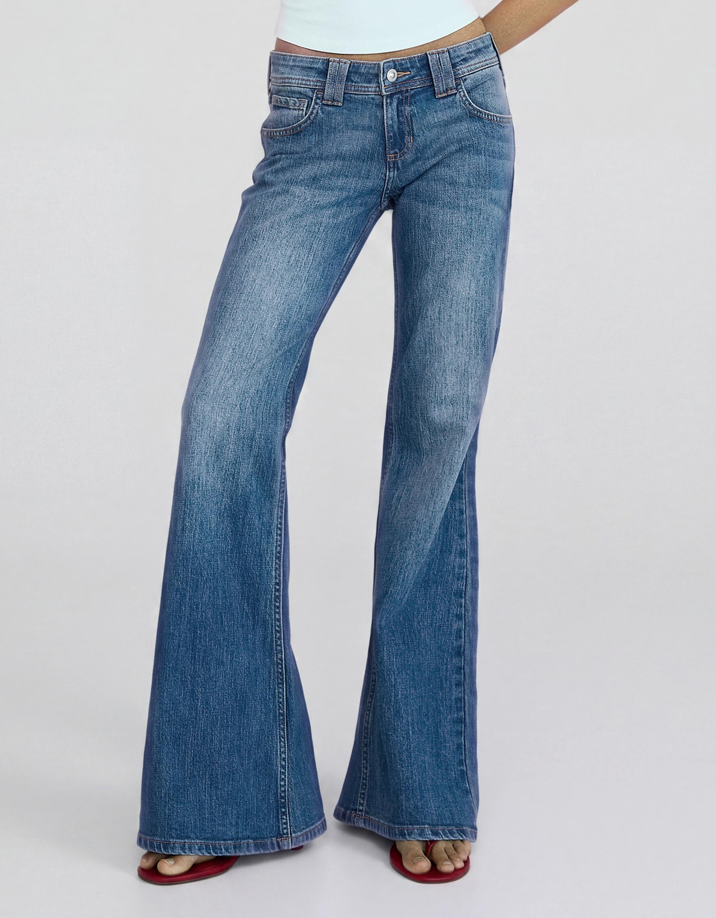Low-rise embroidered flared jeans — Light blue