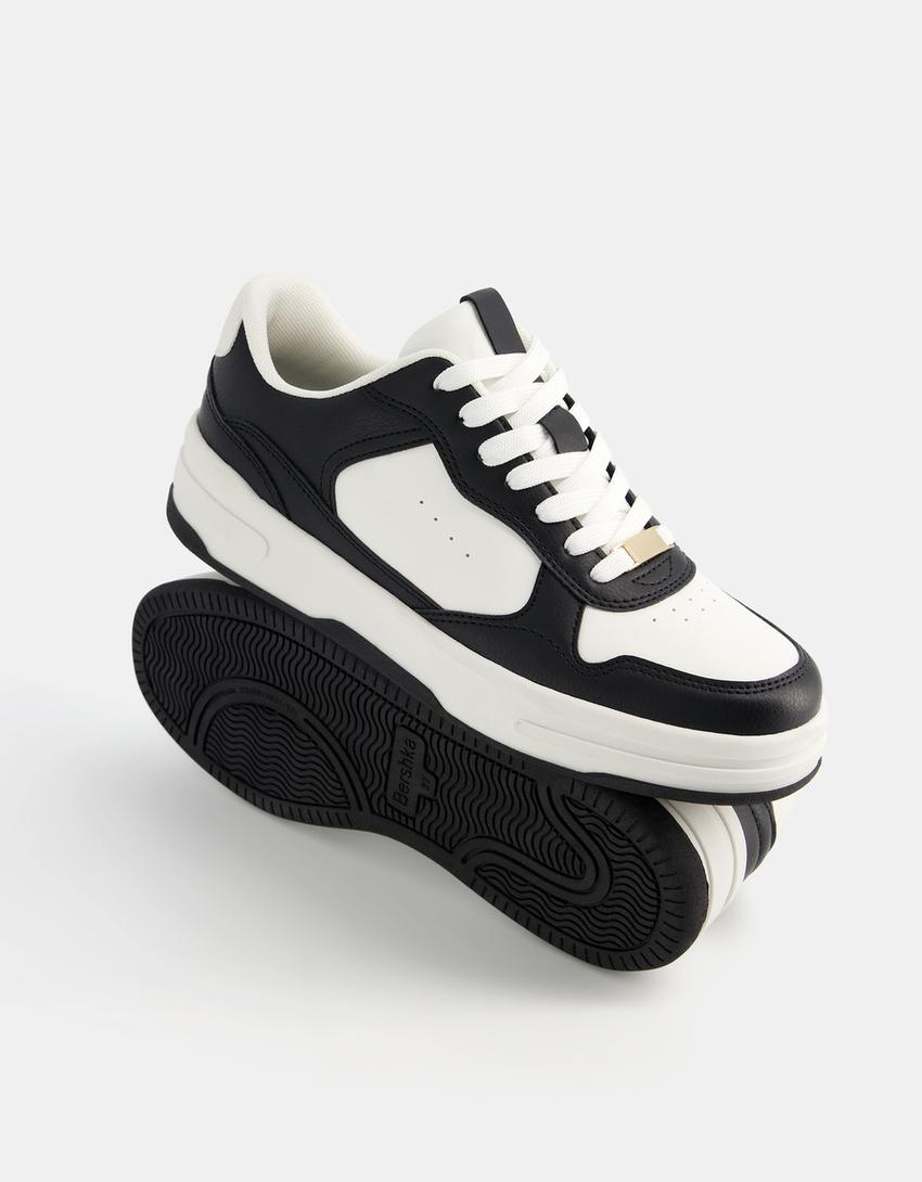 حذاء رياضي متباين-أسود