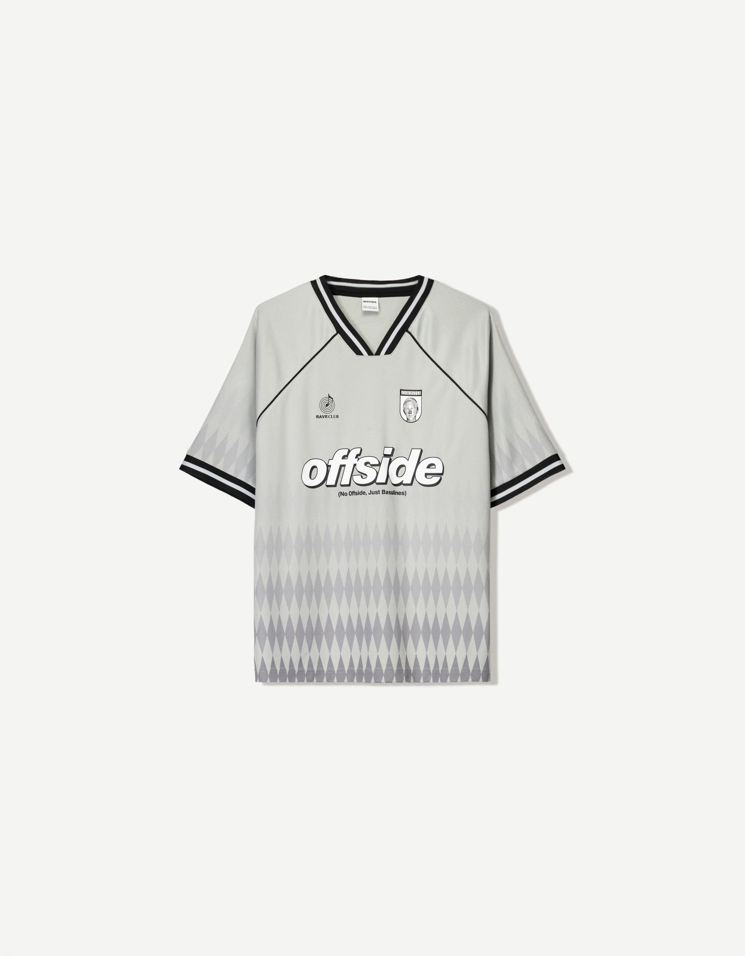 【BERSHKA】S/S Mesh Sports T-Shirts ベルシュカ Short sleeve mesh sporty print T-shirt - Men | Bershka
