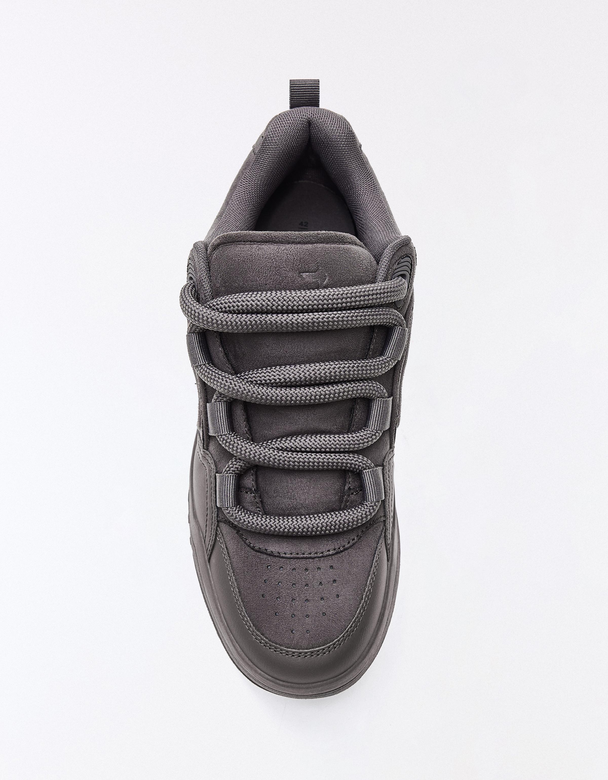 SKATE TRAINERS — Grey