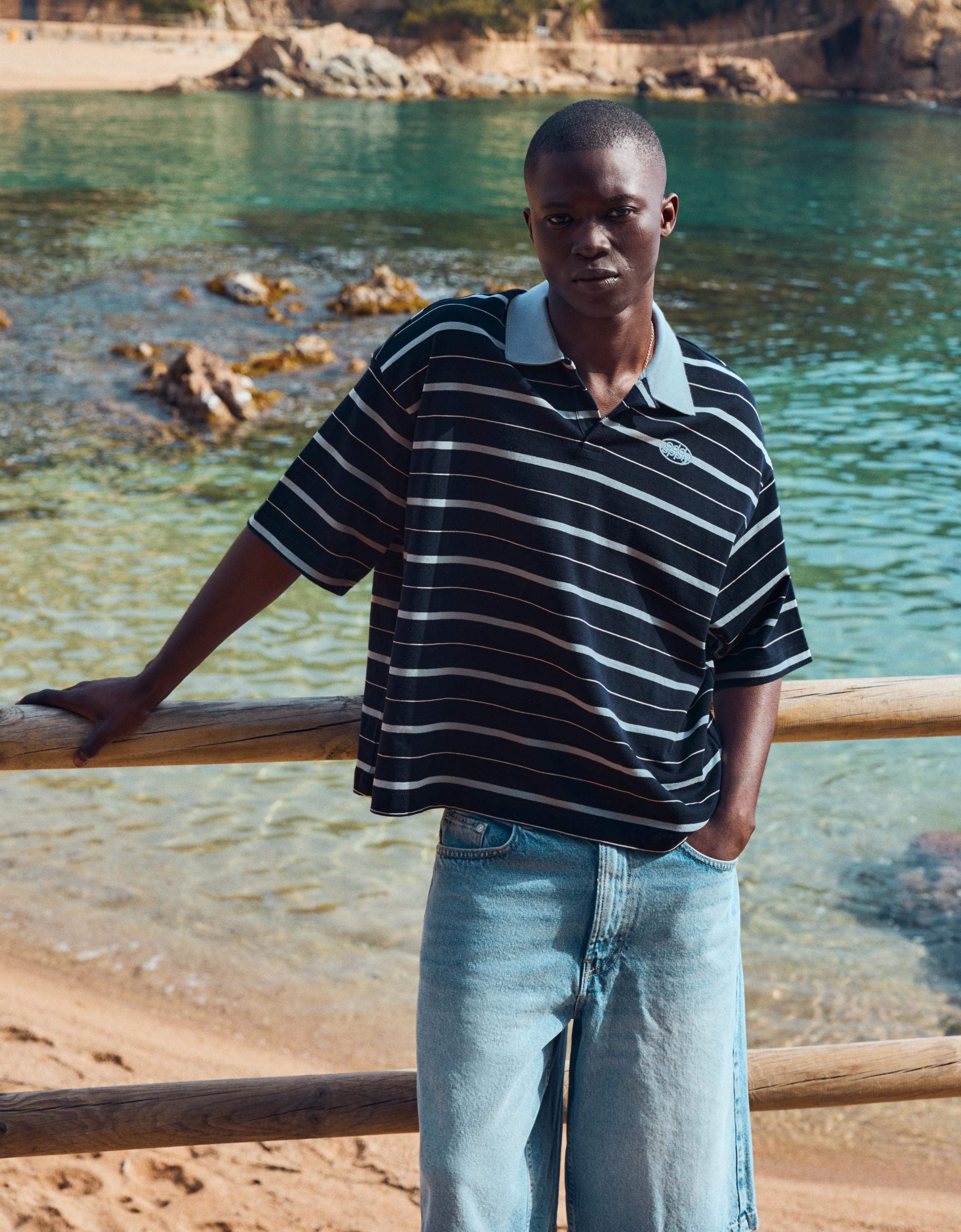 Kısa kollu çizgili işlemeli polo - Görsel 17