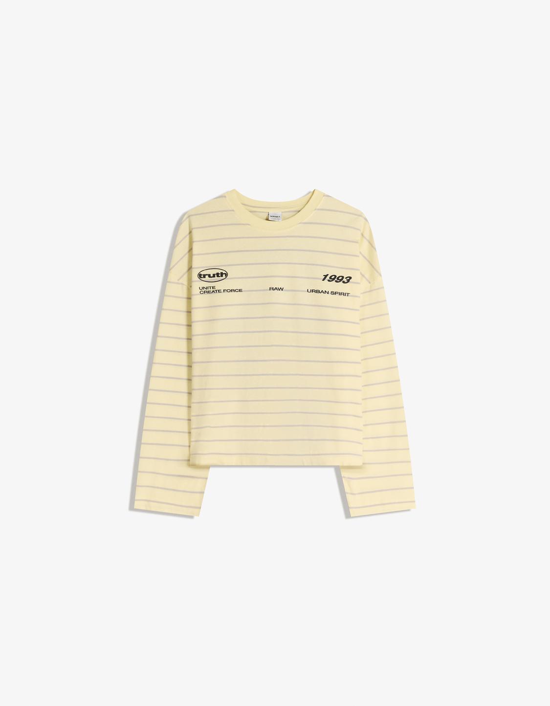 Uzun kollu oversize baskılı tişört