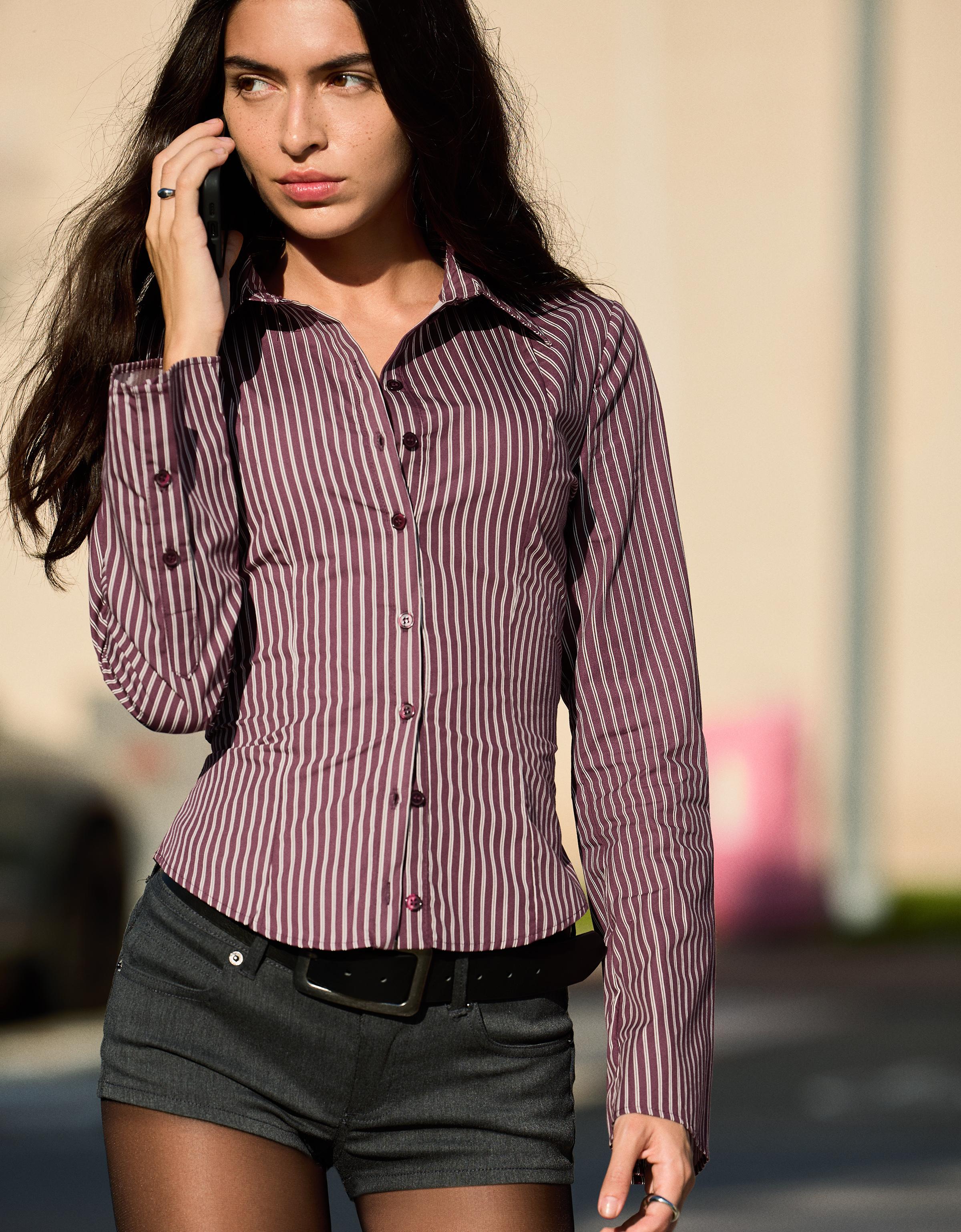 Bershka Figurbetonte Bluse Mit Trompetenärmeln Damen Xs Granatrot