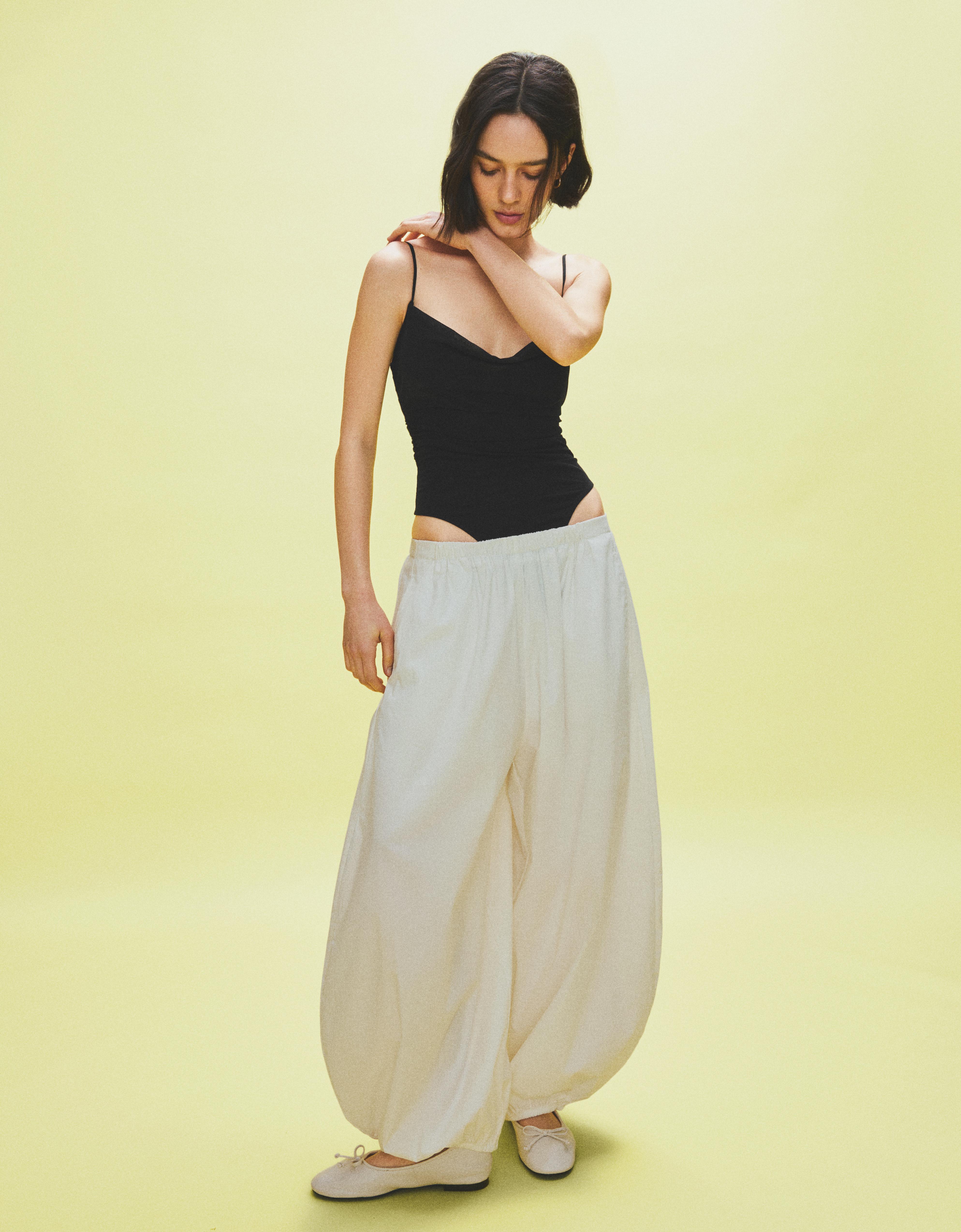 Draped strap body — Black