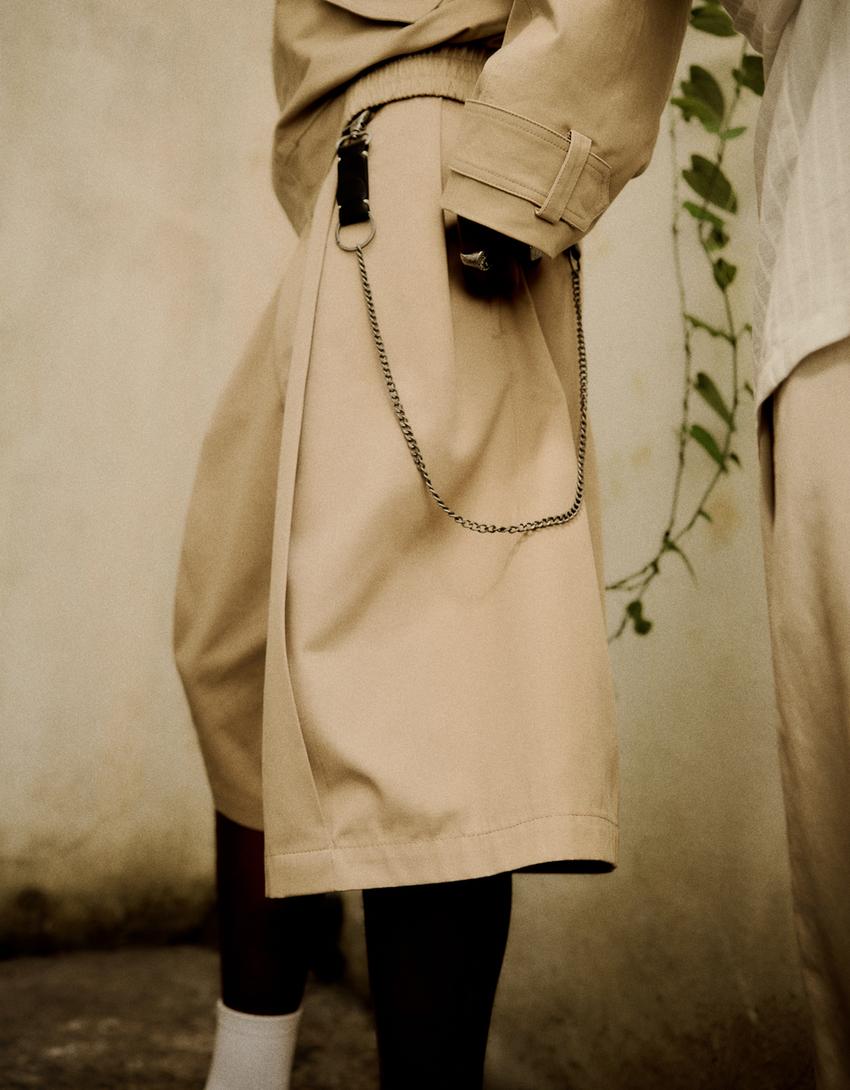 Barrel Bermuda shorts with darts-Camel