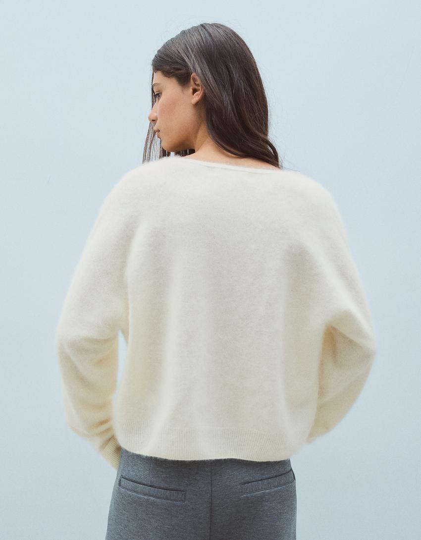 Cashmere wool V-neck sweater-Cream