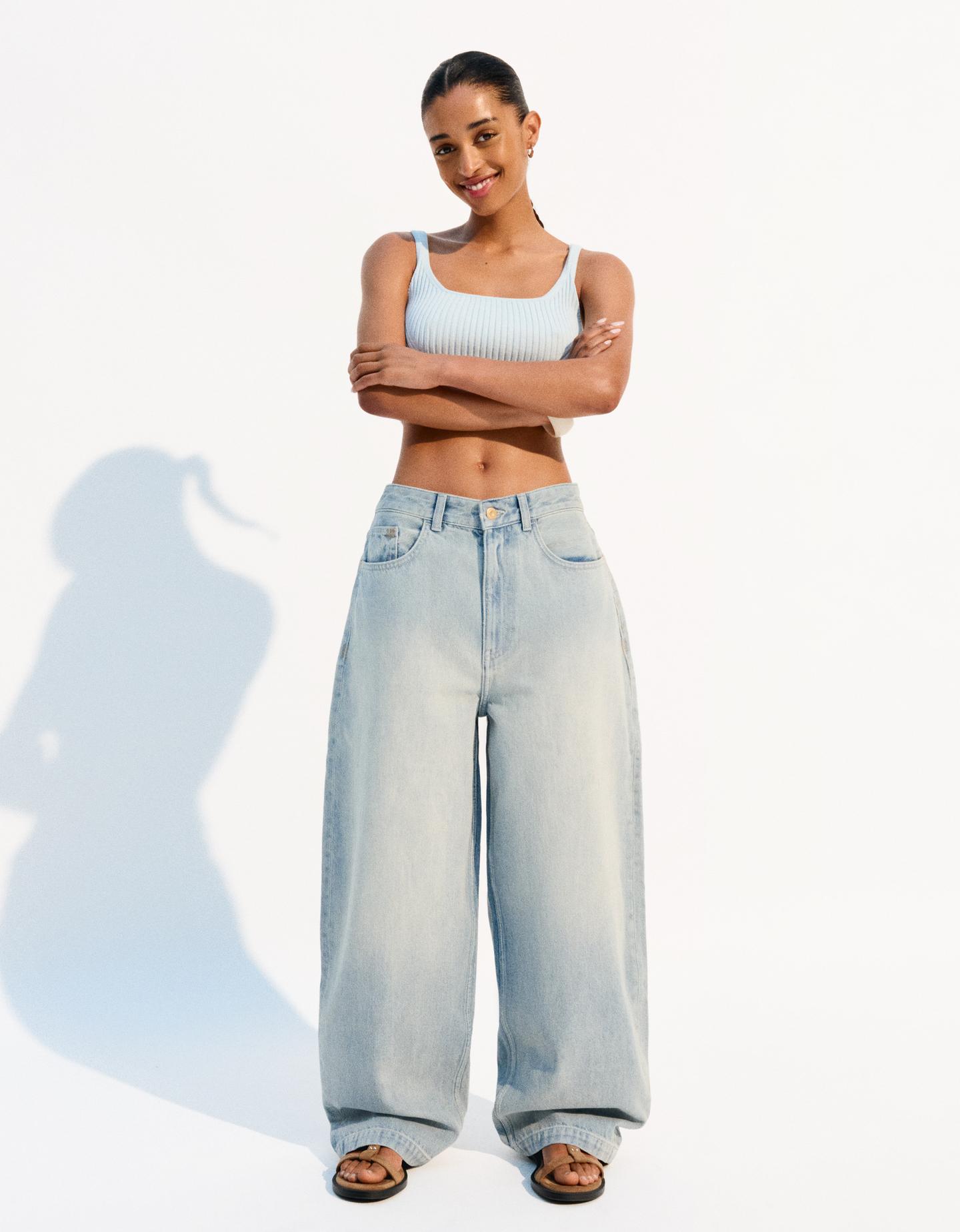 Bershka Jeans Barrel Mujer 42 Azul Claro