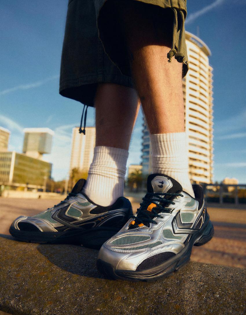 Asimetričan sportski detalj-Šarena