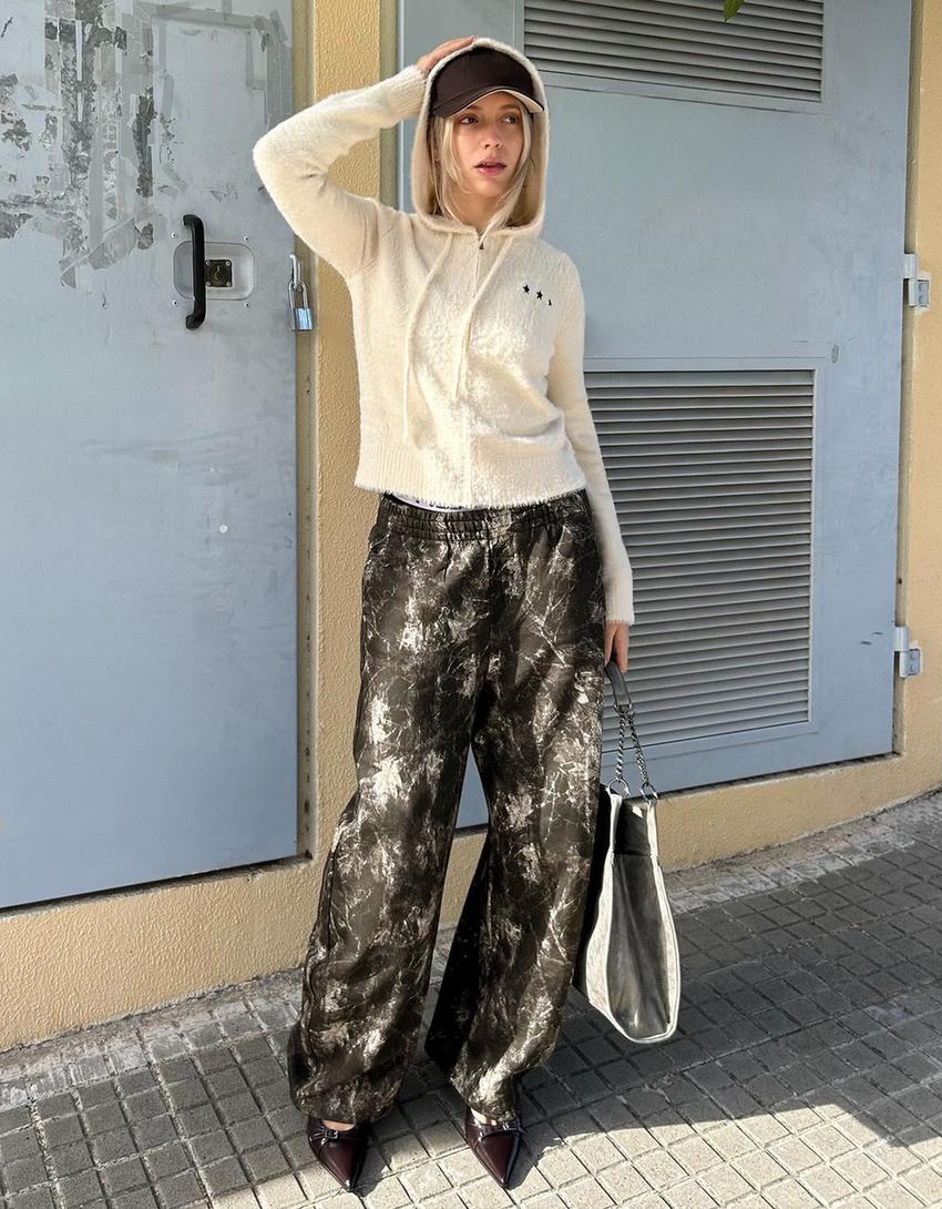 Fermuarlı işlemeli triko hırka-Krem