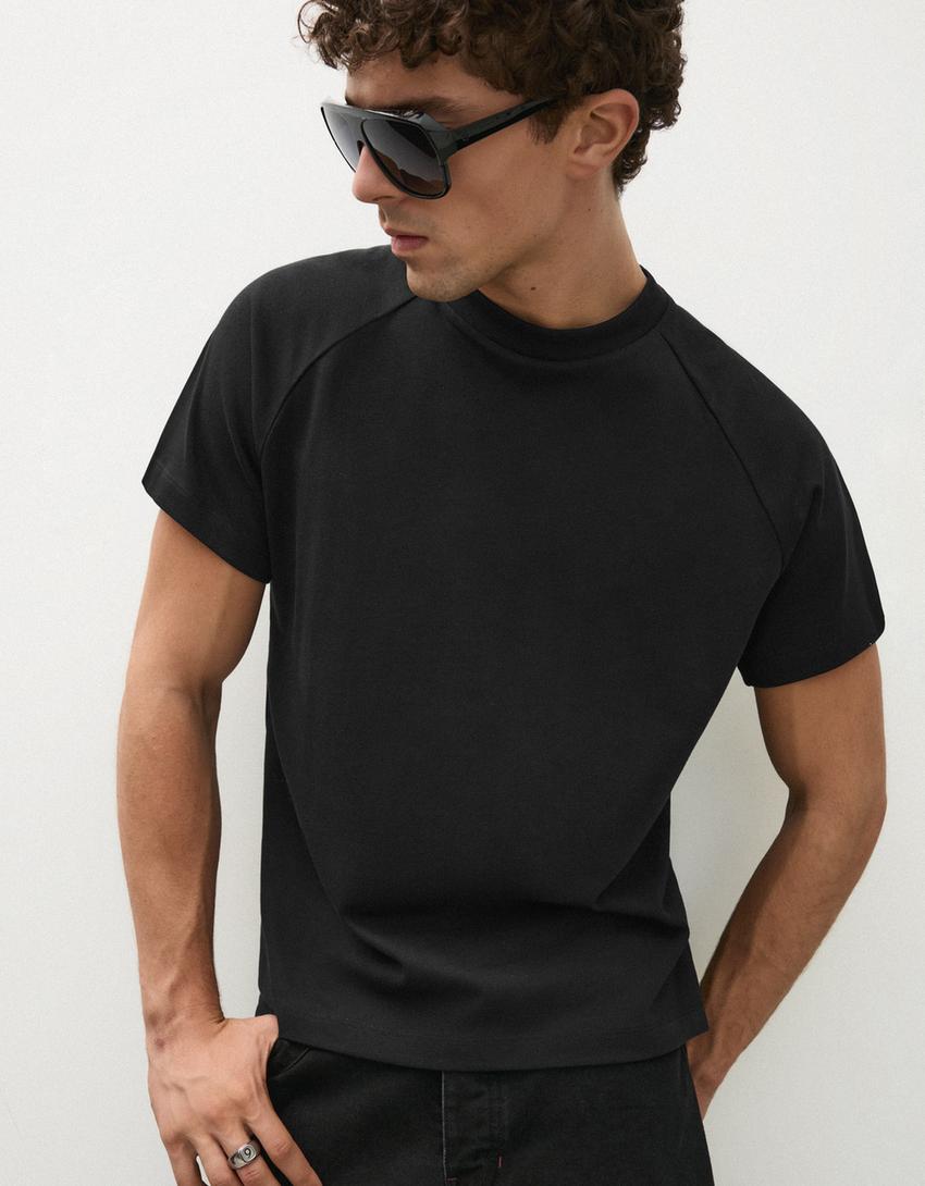 Raglan short sleeve T-shirt-Black