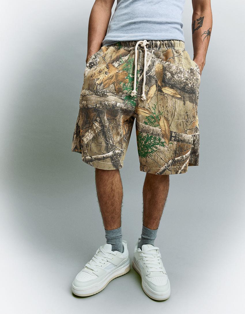 Printed boxy fit Bermuda shorts-Sand