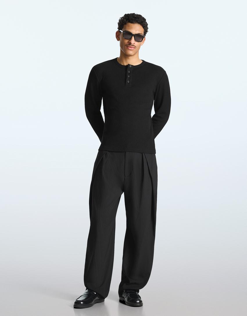 Textured long sleeve T-shirt-Black