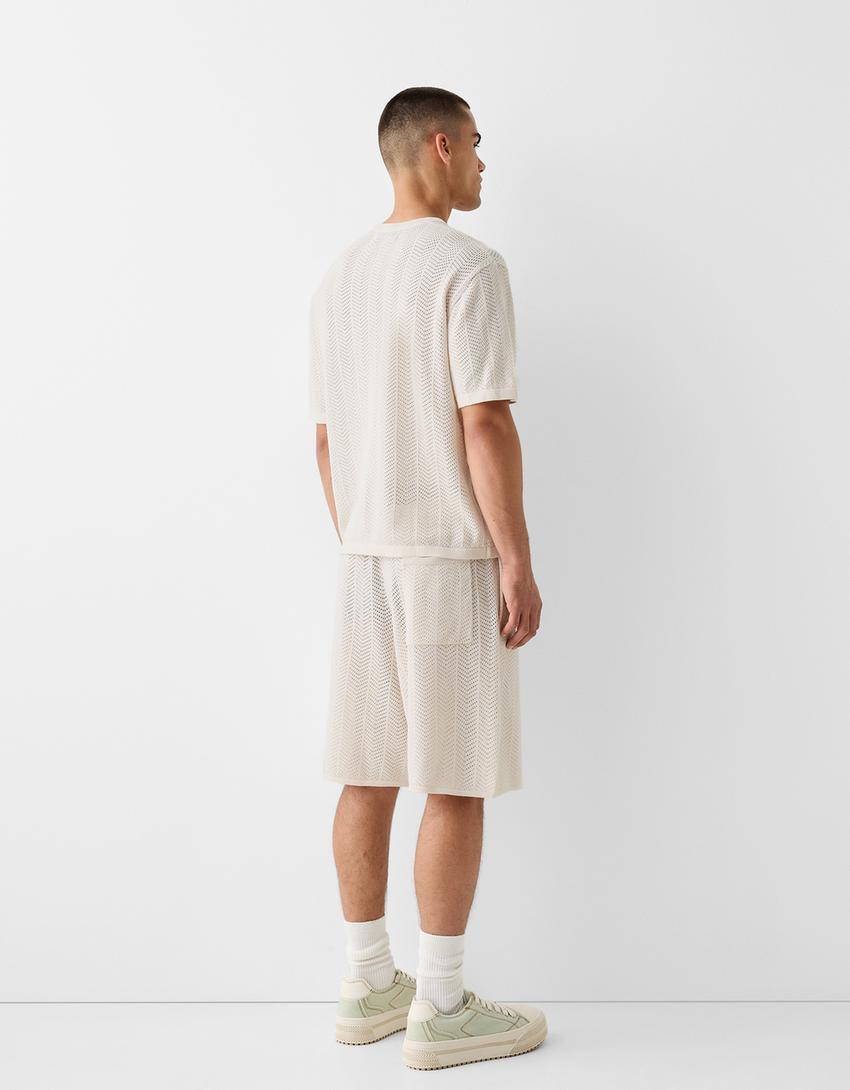 شورت برمودا مثقب بملمس بارز-كريمي-2