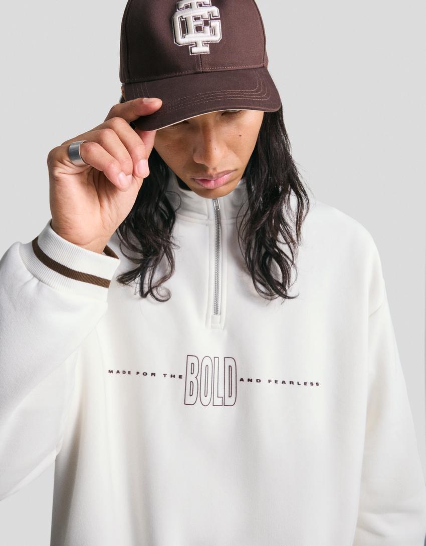 Sweatshirt mit Reißverschluss und Print-Grbrochenes Weiss