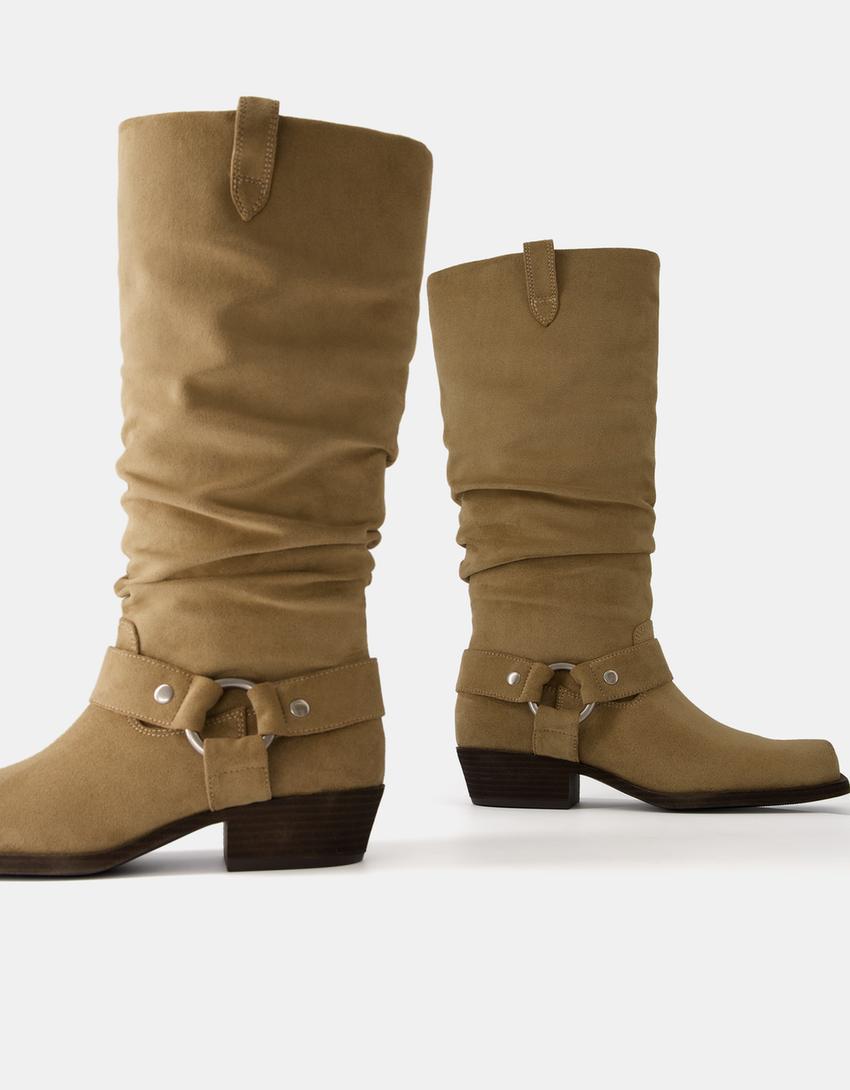 Flat Slouchy Biker Boots - Women | Bershka