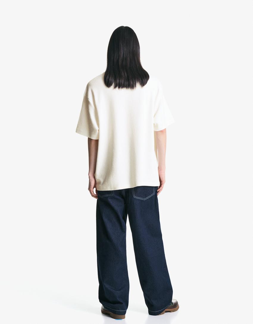 Textured short sleeve embroidered T-shirt-Off white