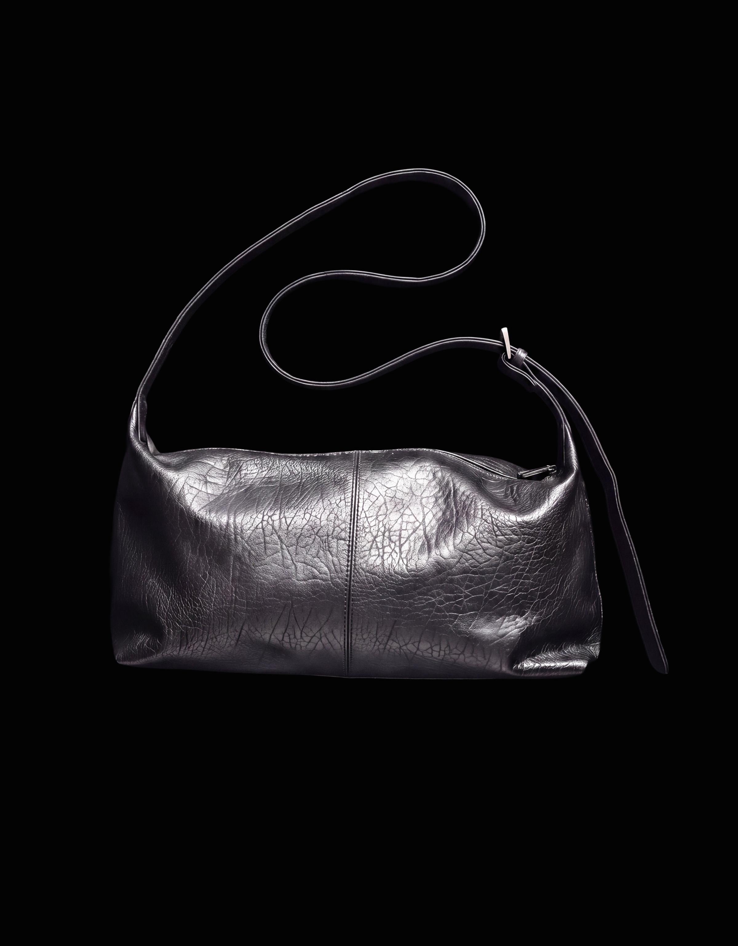 Rectangular bucket bag — Black