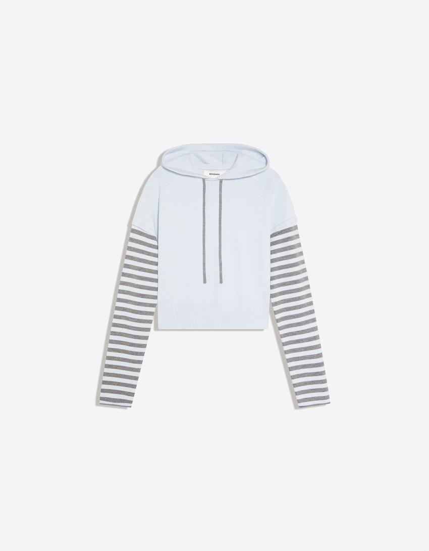 Maglia con cappuccio e maniche a contrasto-Azzurro Chiaro
