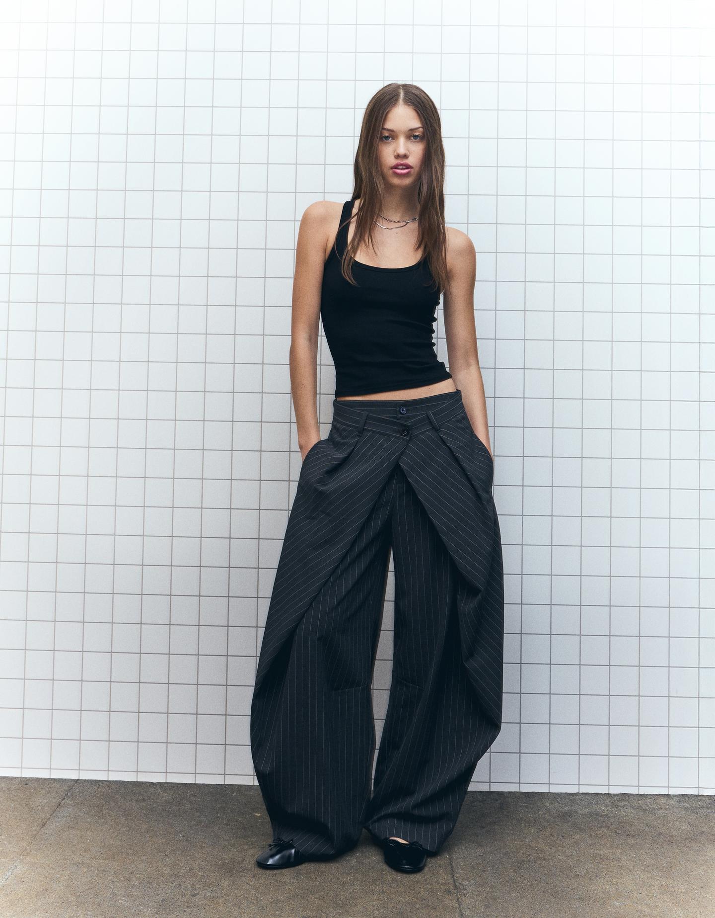 Bershka Pantalón Pliegues Doble Botón Mujer 36 Gris