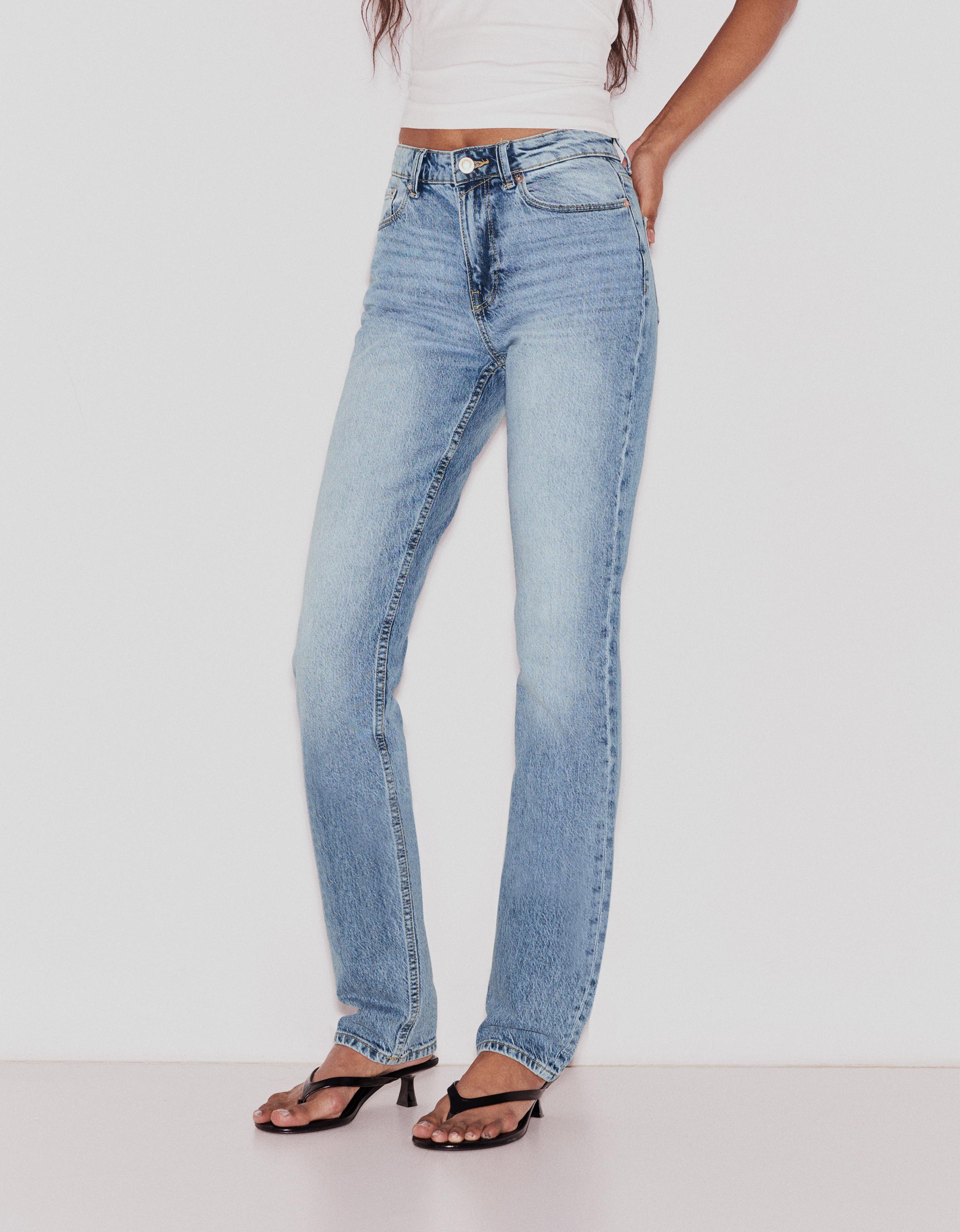 High-waist mom fit jeans