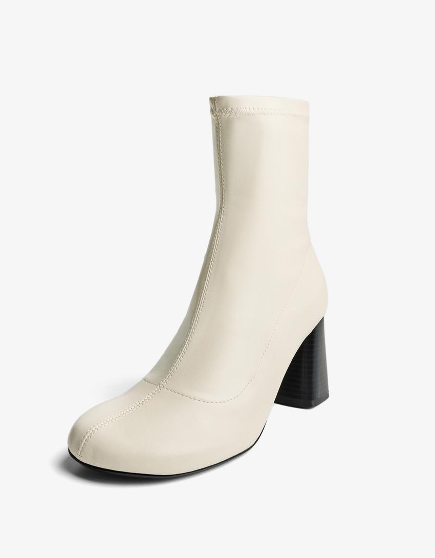 Botine cu toc lat-Ecru