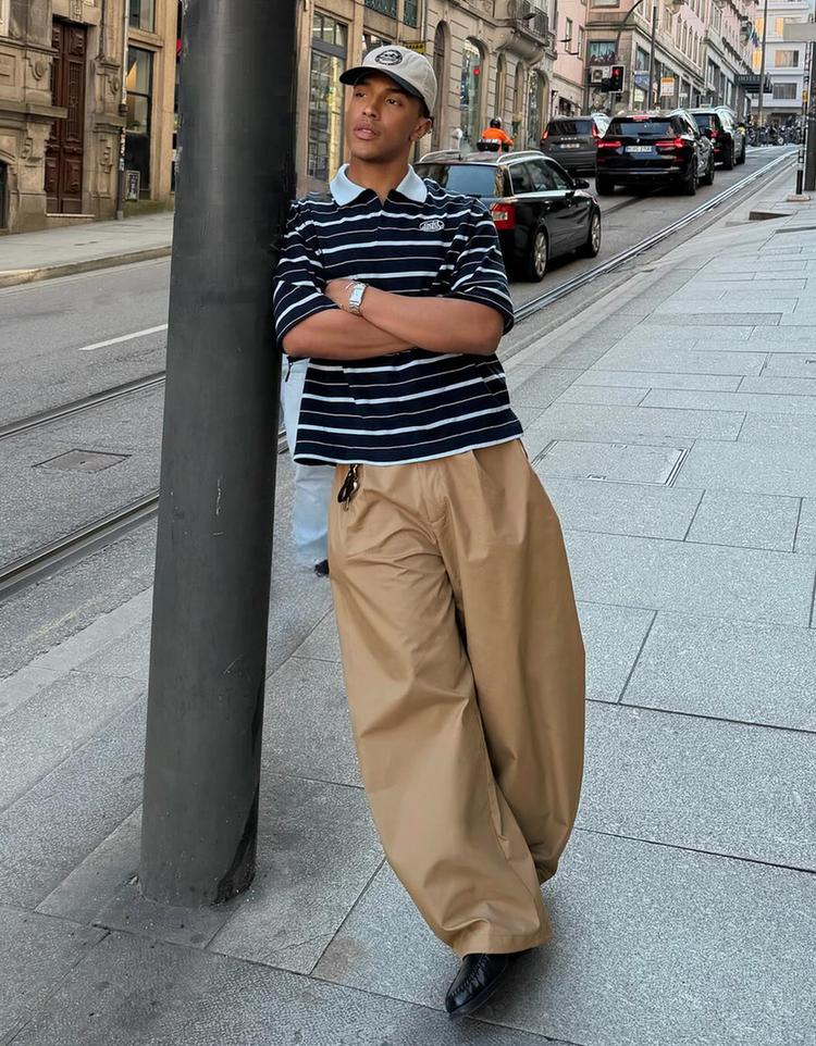 Kısa kollu çizgili işlemeli polo