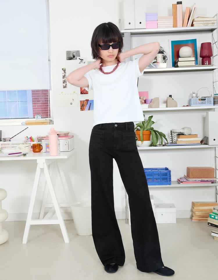Seamless wide-leg jeans with pockets
