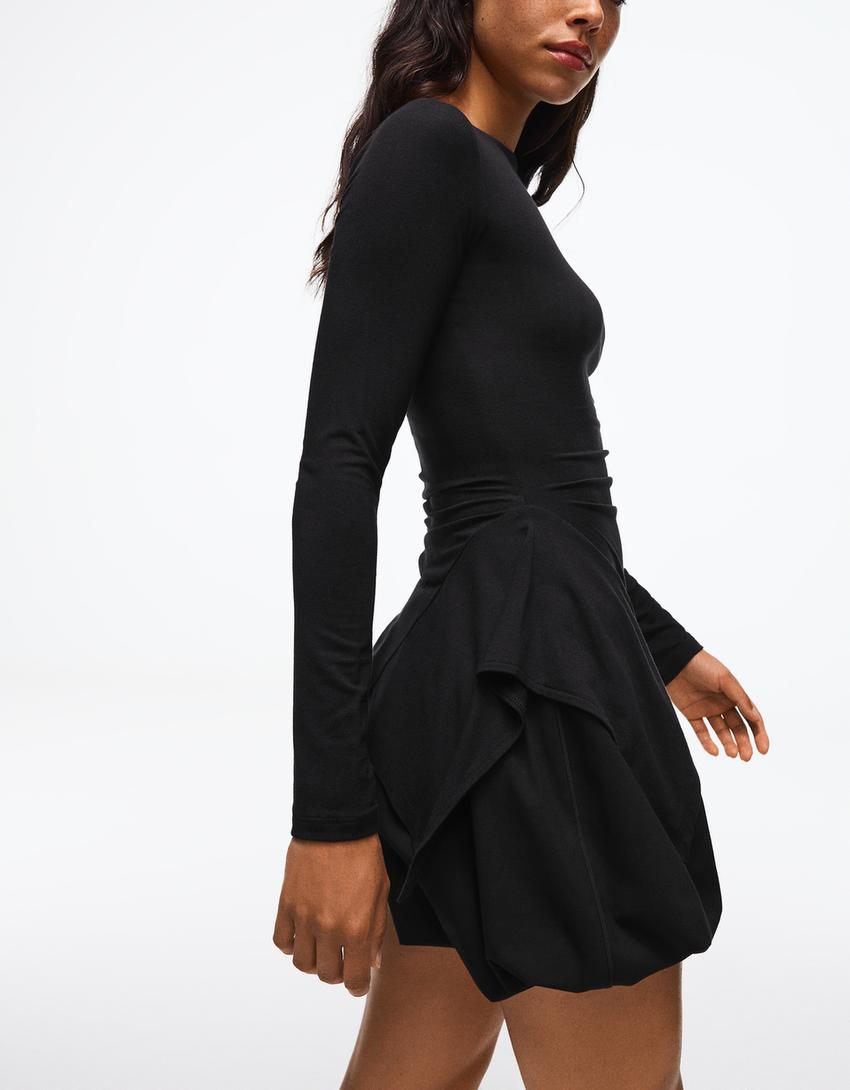 Asymmetrisches Langarmshirt mit Raffung-Schwarz