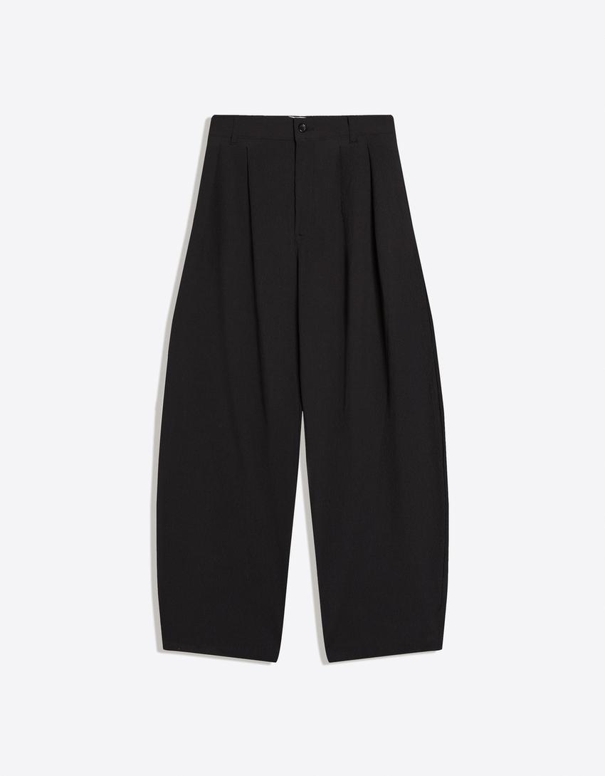 Plisowane spodnie o kroju super baggy semijogger-Czarny