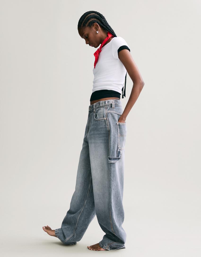 Adjustable balloon fit carpenter jeans - Women | Bershka