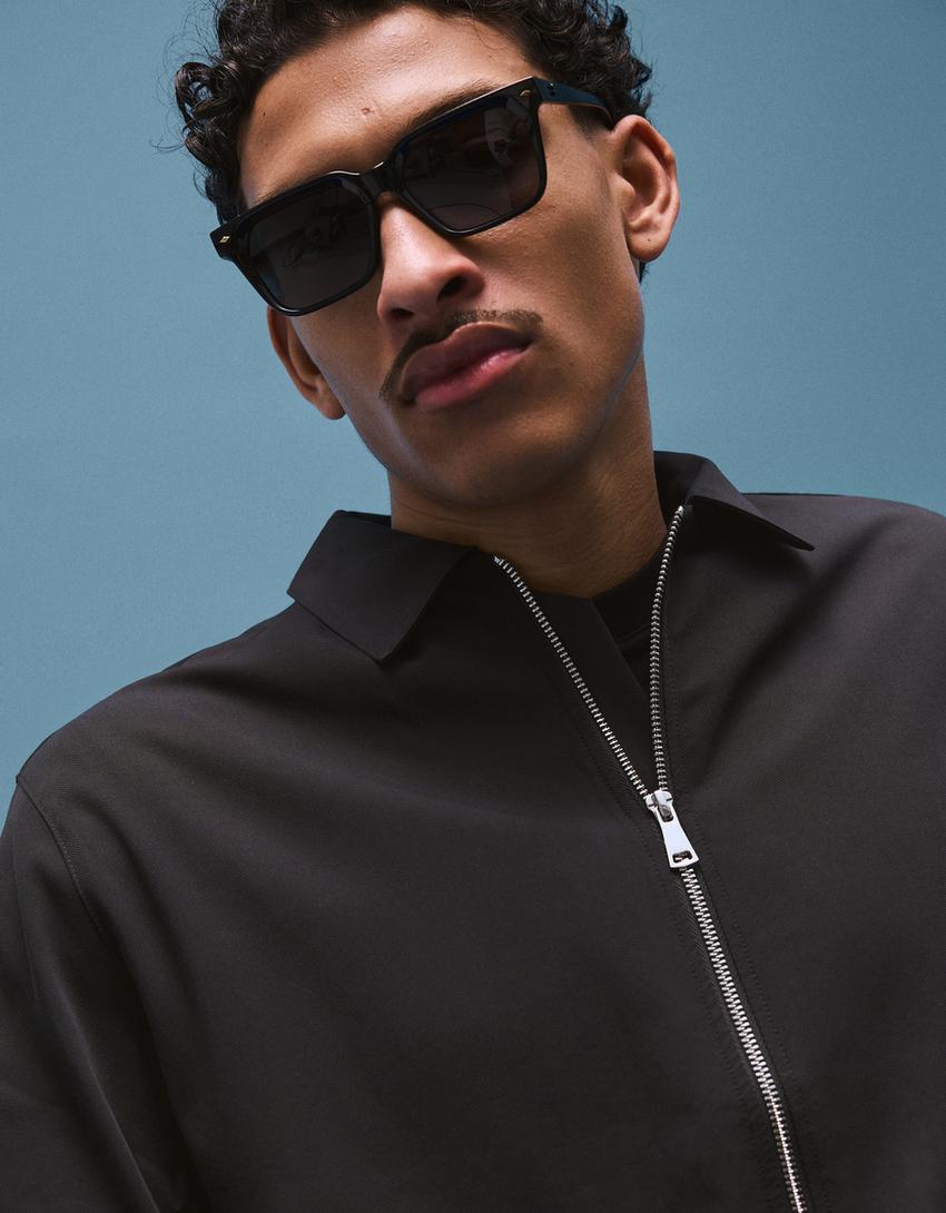 Camisa manga corta boxy fluida-Negro