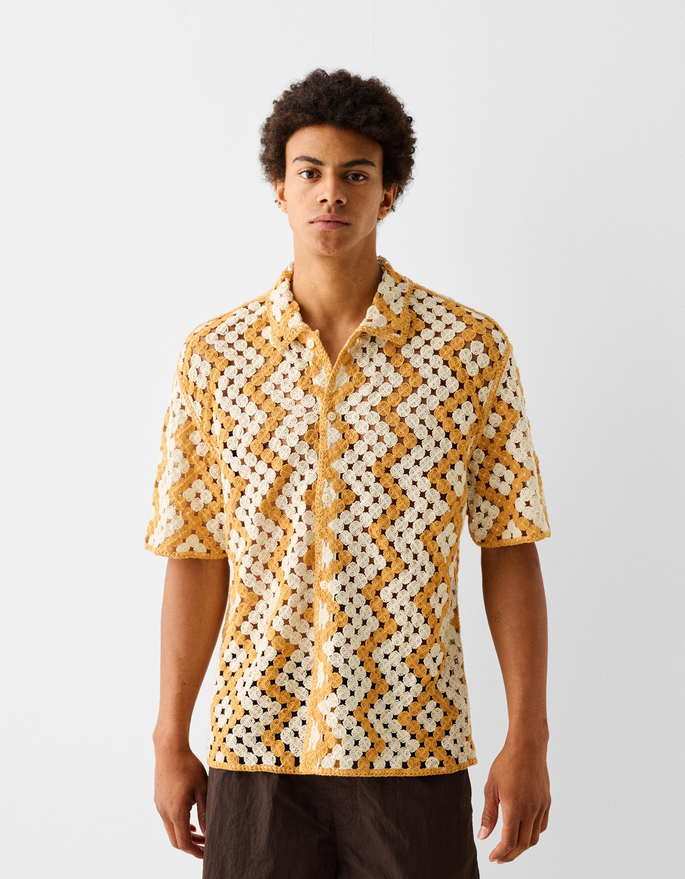 Bershka Hemd Aus Häkelspitze Mit Kurzen Ärmeln Und Geometrischen Motiven Herren M Gelb