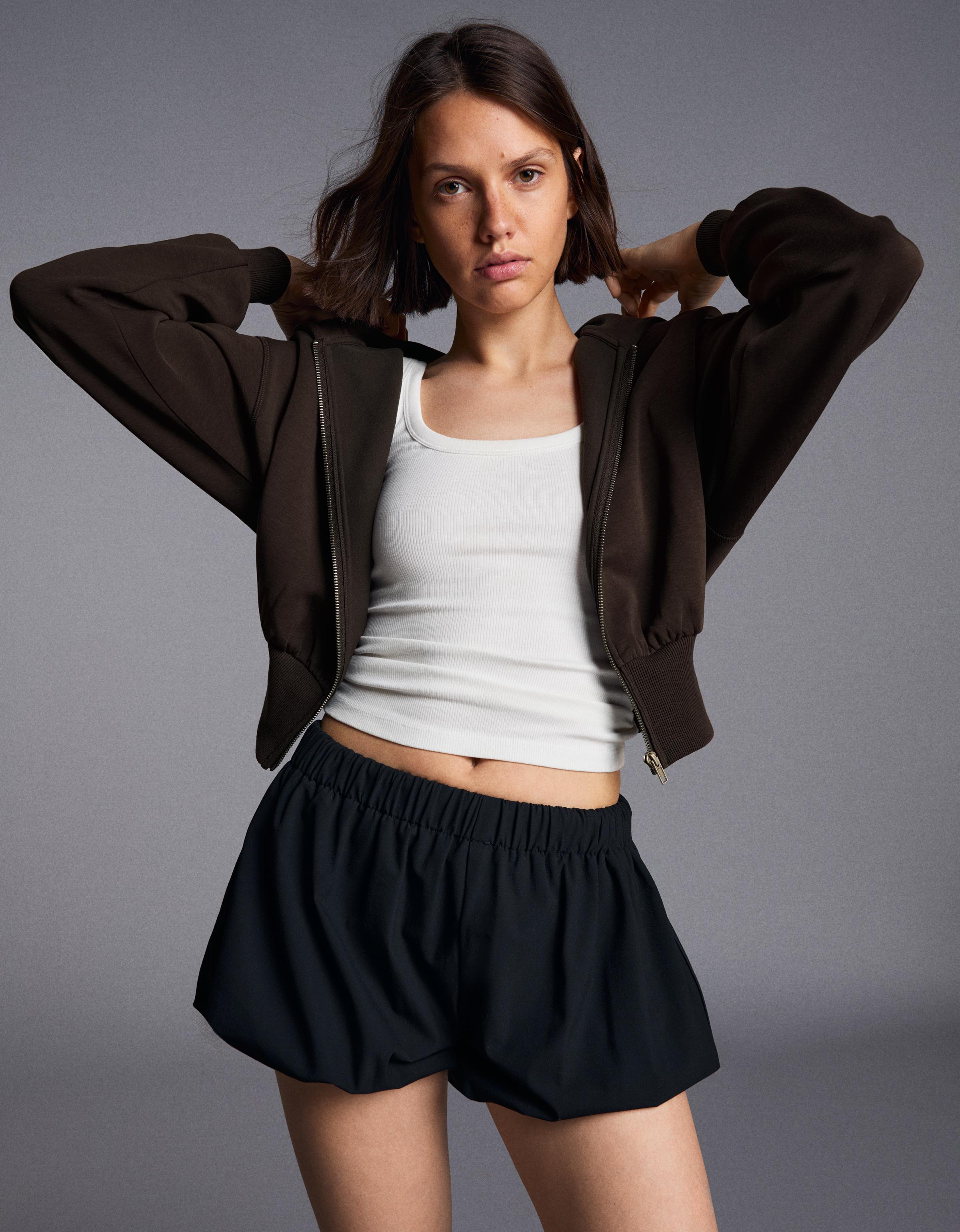 Zip-up hooded sweatshirt with sash — Brown