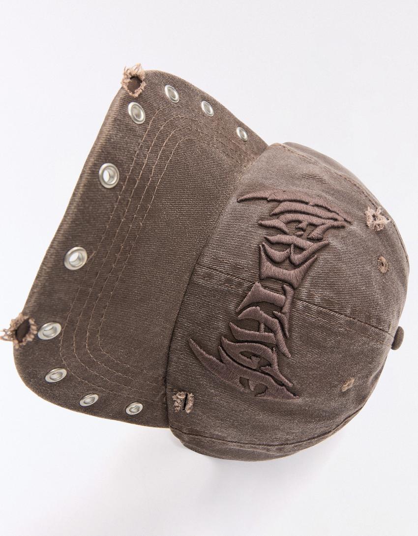 Cap mit Ösenstickerei-Braun