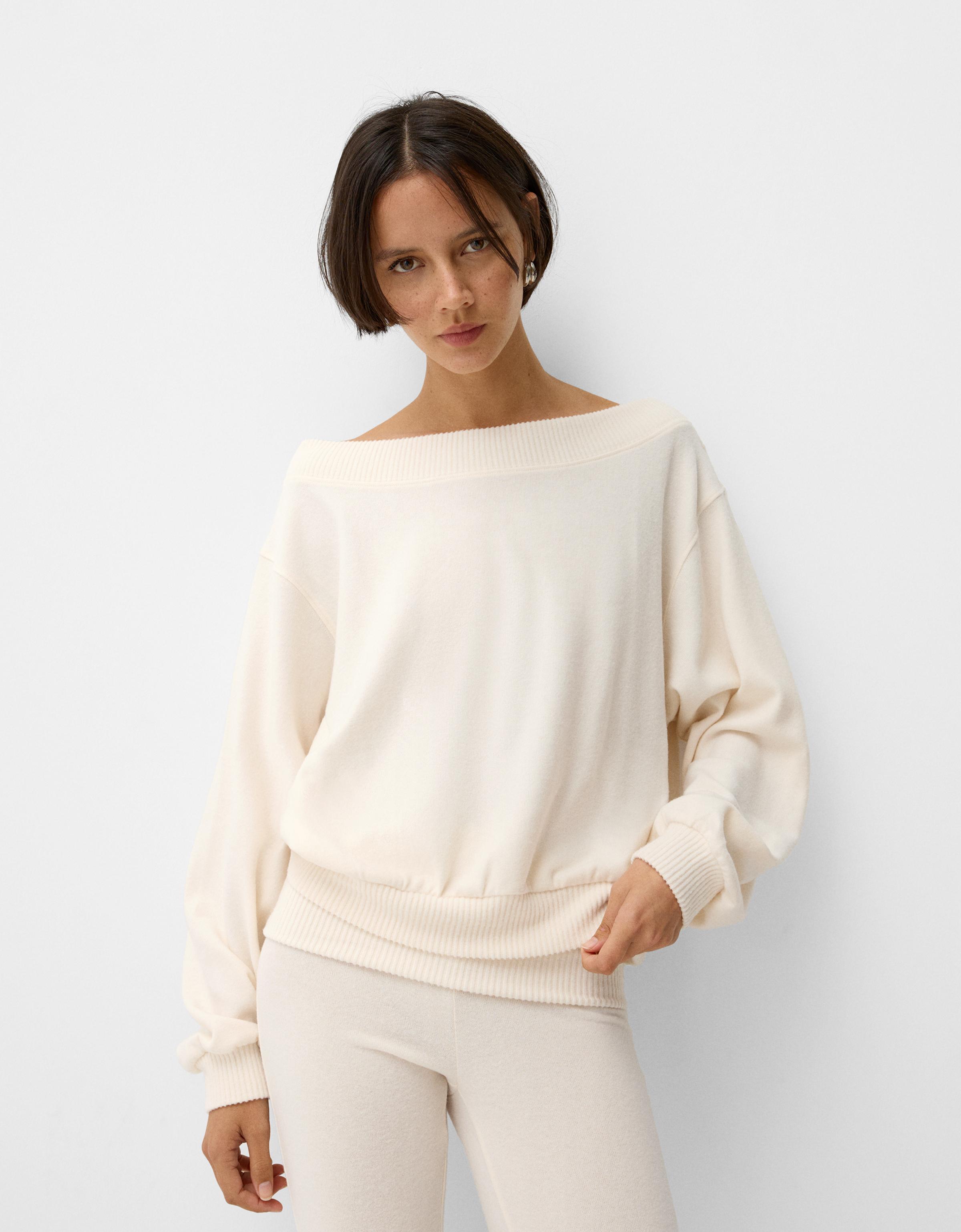 Bershka Asymmetrischer Soft-Touch-Pullover Damen M Rohweiß