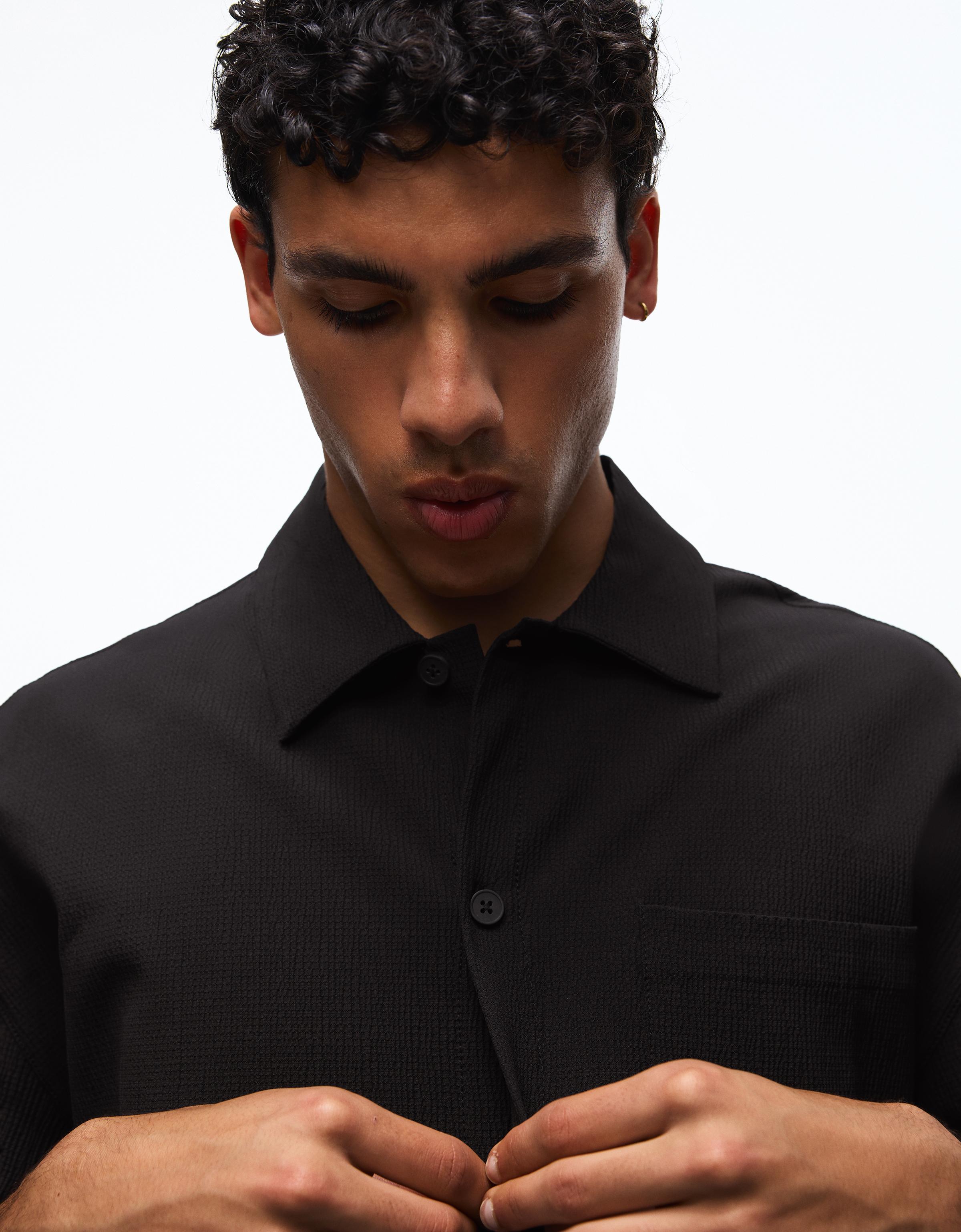 Pleated short sleeve boxy shirt — Black