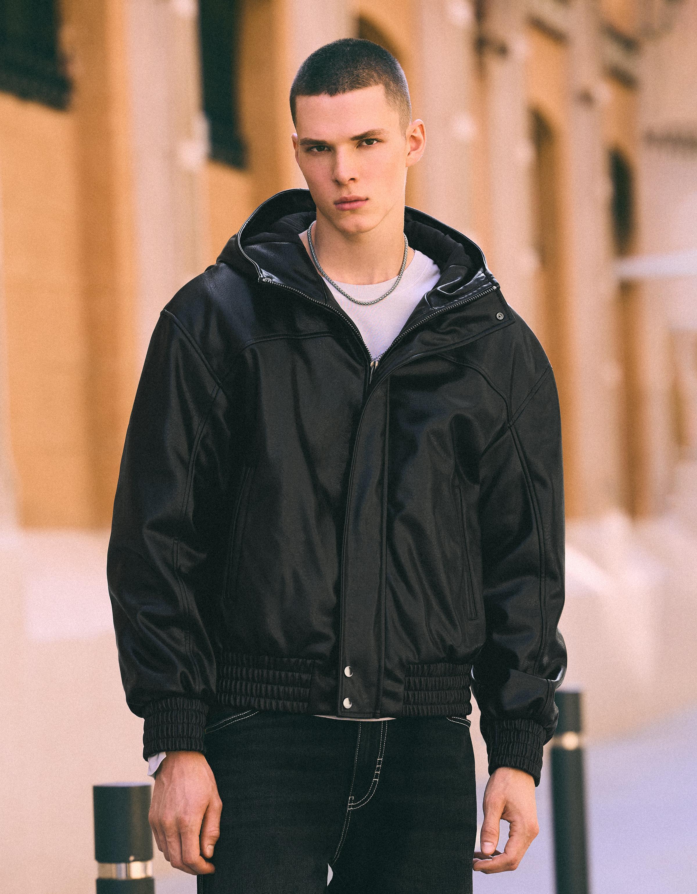 Bershka Cazadora Efecto Piel Capucha Hombre L Negro