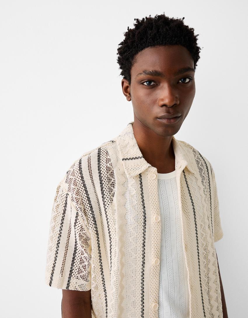 قميص مموج بملمس بارز وخطوط-أبيض-2