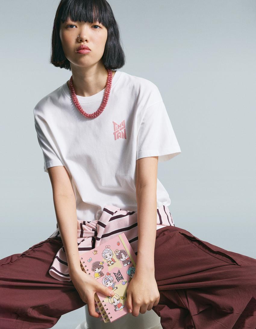 Camiseta TinyTAN tan manga corta print-Blanco roto