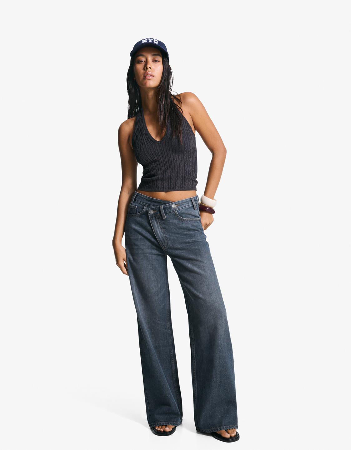 Wide-leg jeans with crossover waist