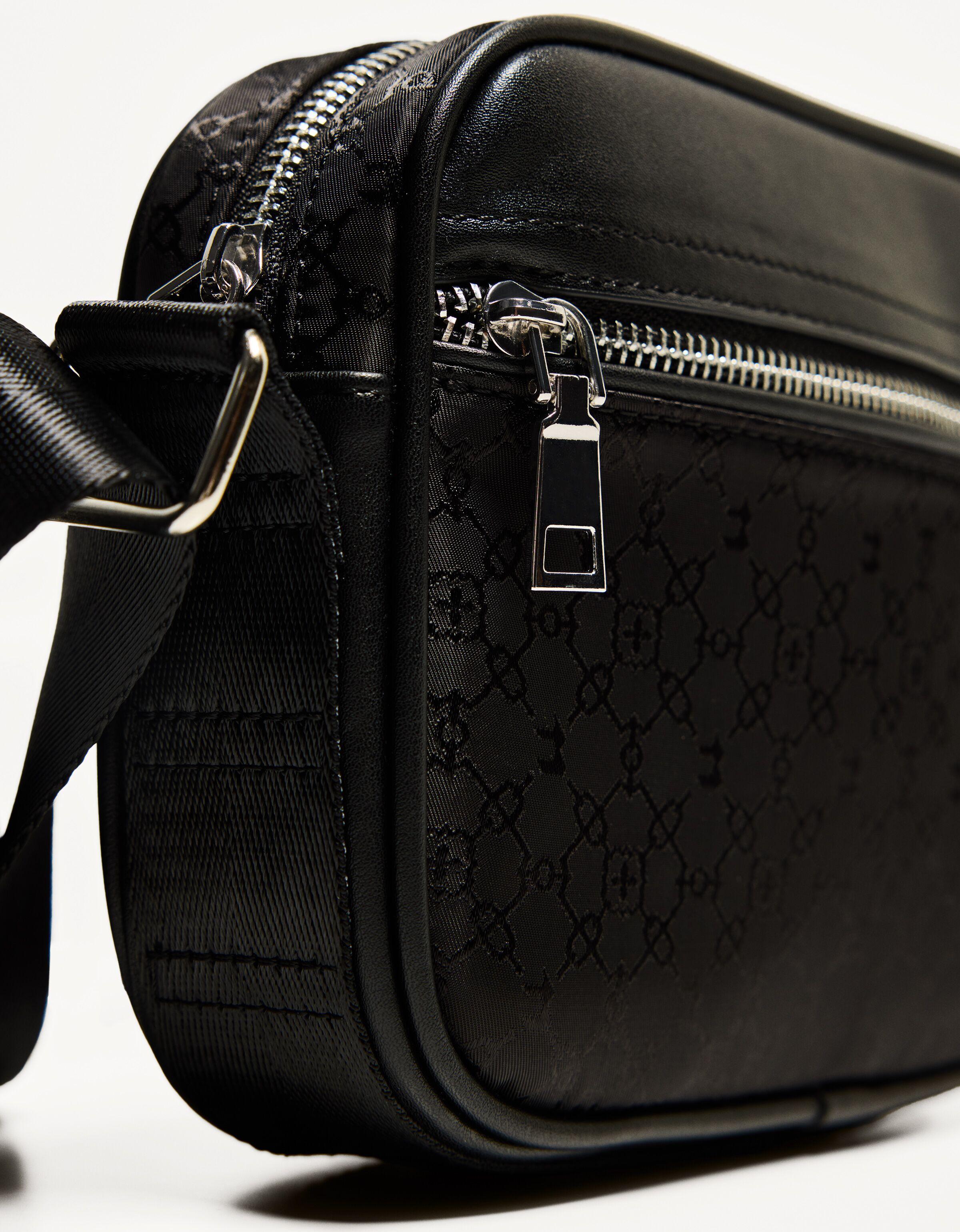 【BERSHKA】Printed Technical Crossbody Bag ベルシュカ Printed technical crossbody bag - Men | Bershka