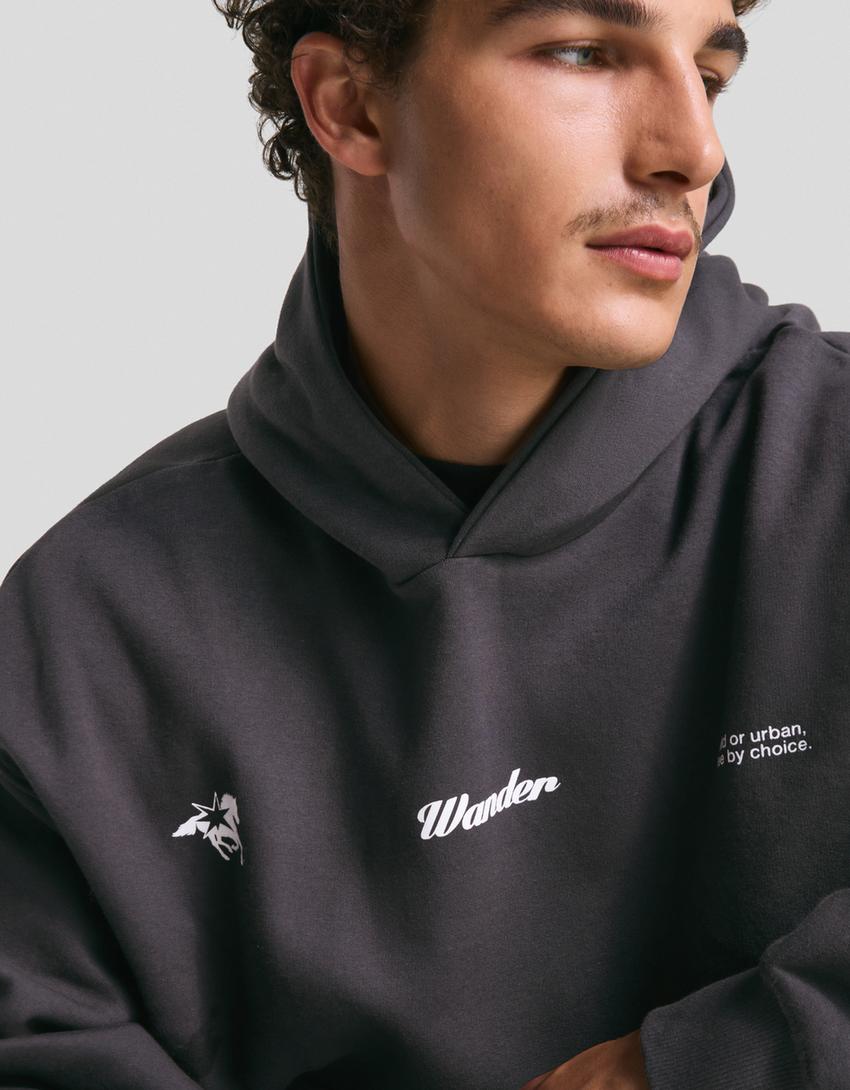 Sweatshirt com capuz e estampado-Cinza