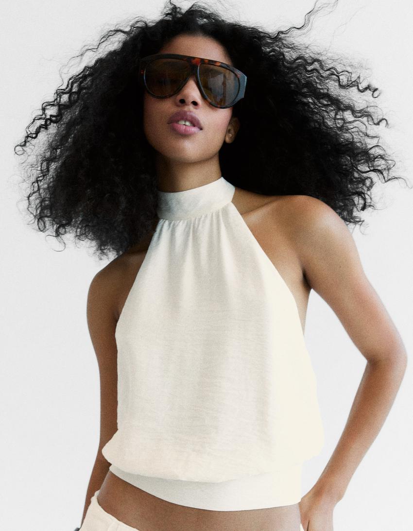 Top com decote halter-Cru