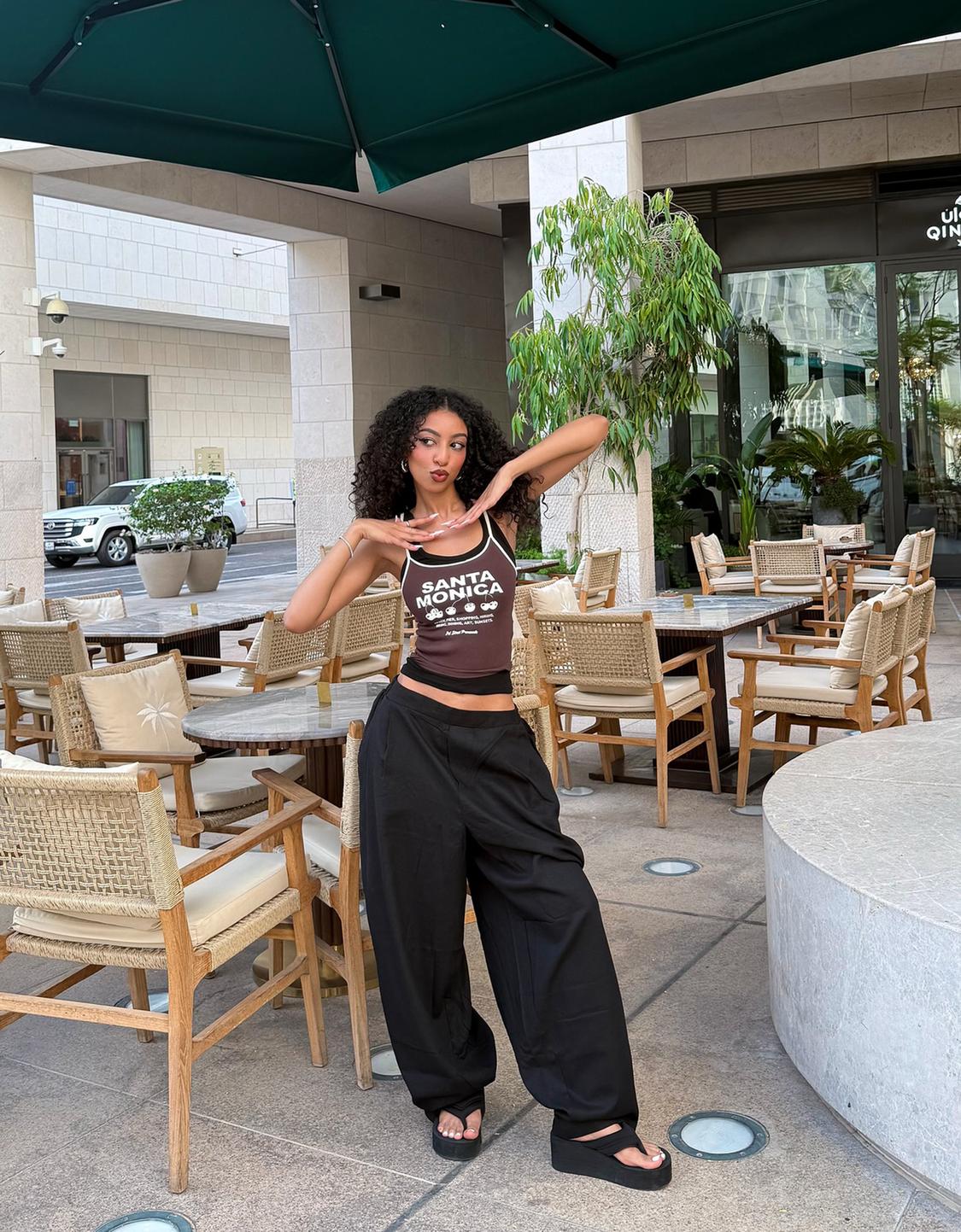 Linen blend balloon fit trousers with darts