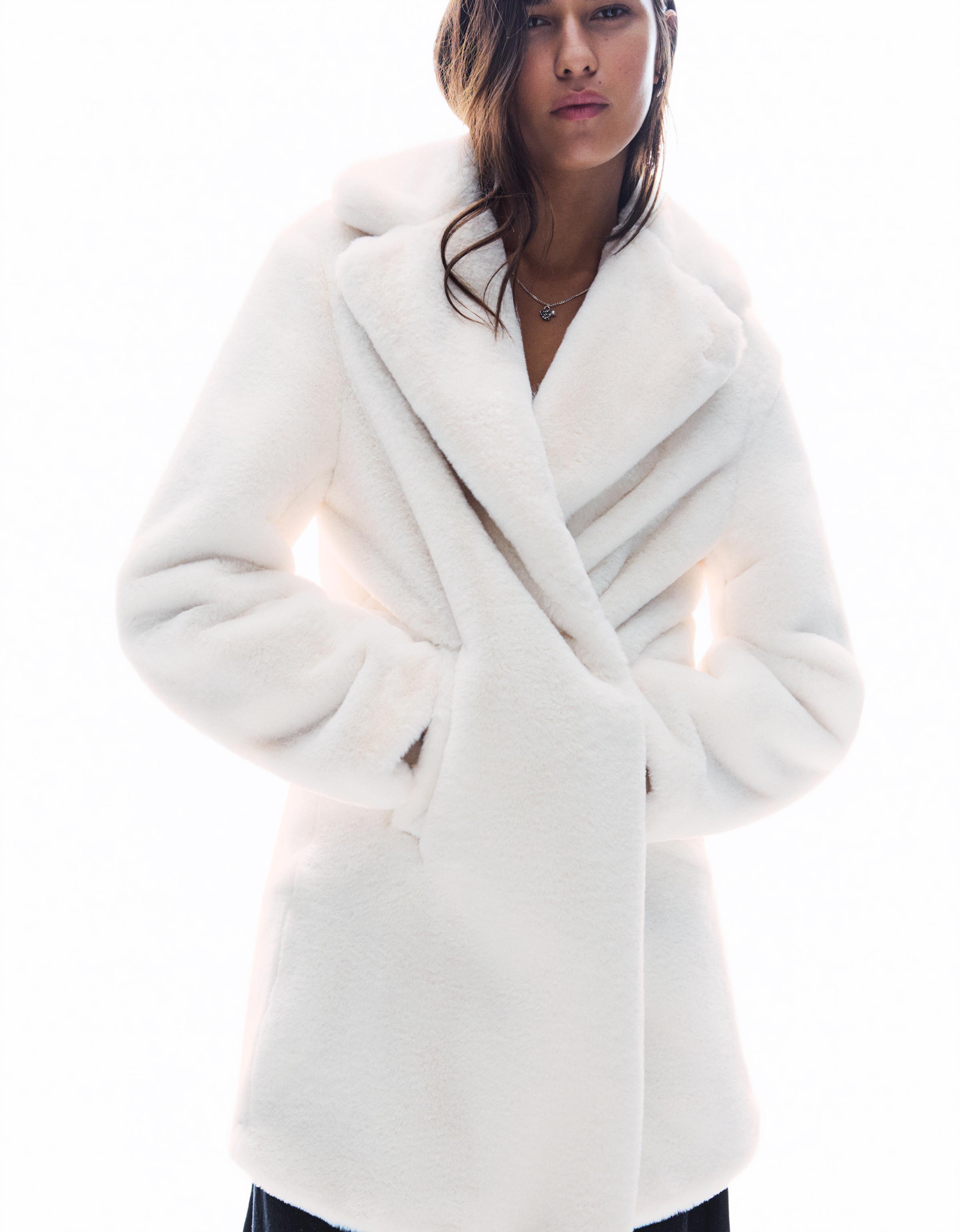 Faux fur coat — Cream